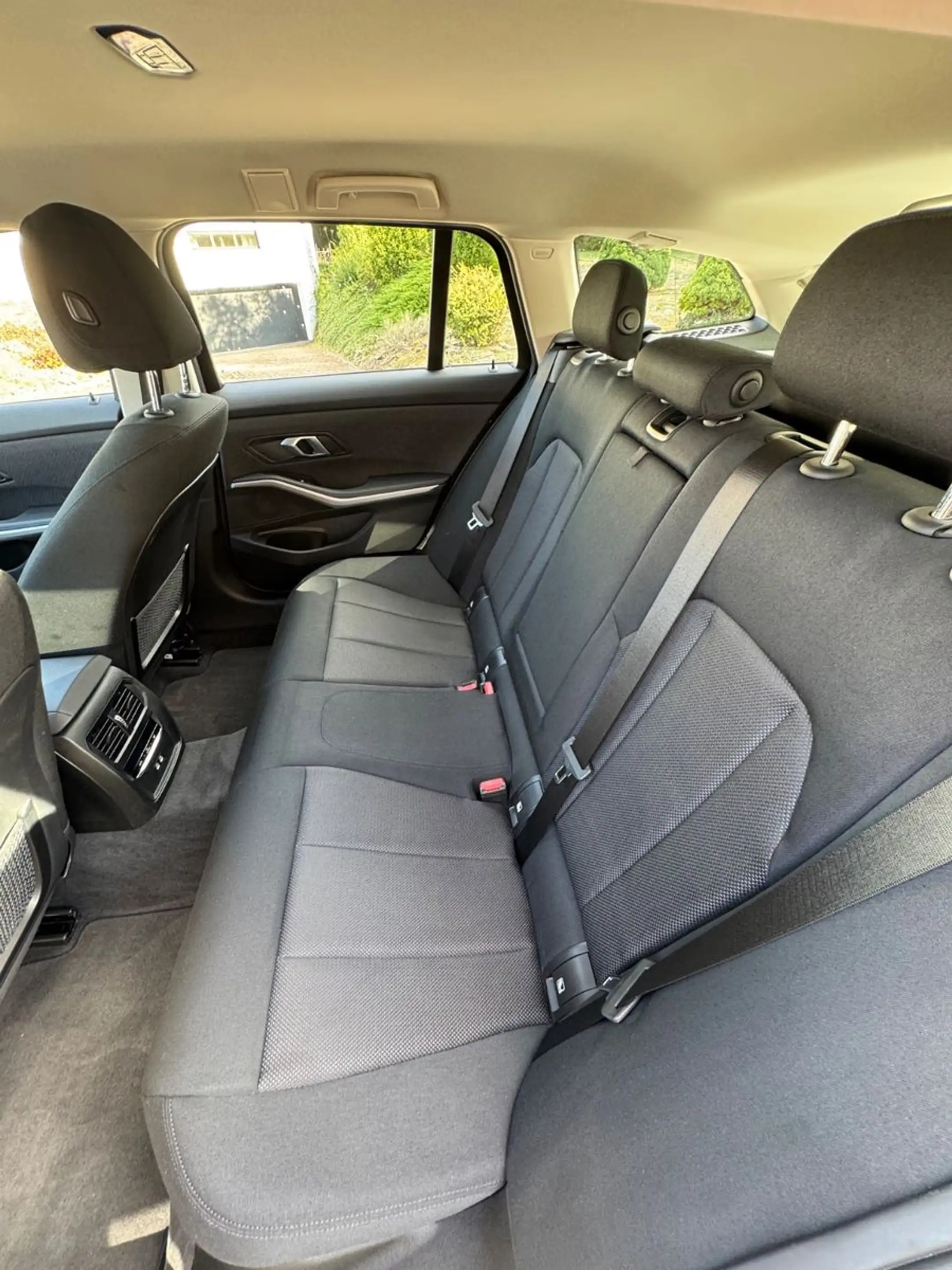 BMW 318 3 Touring 318 d Advantage — photo 10