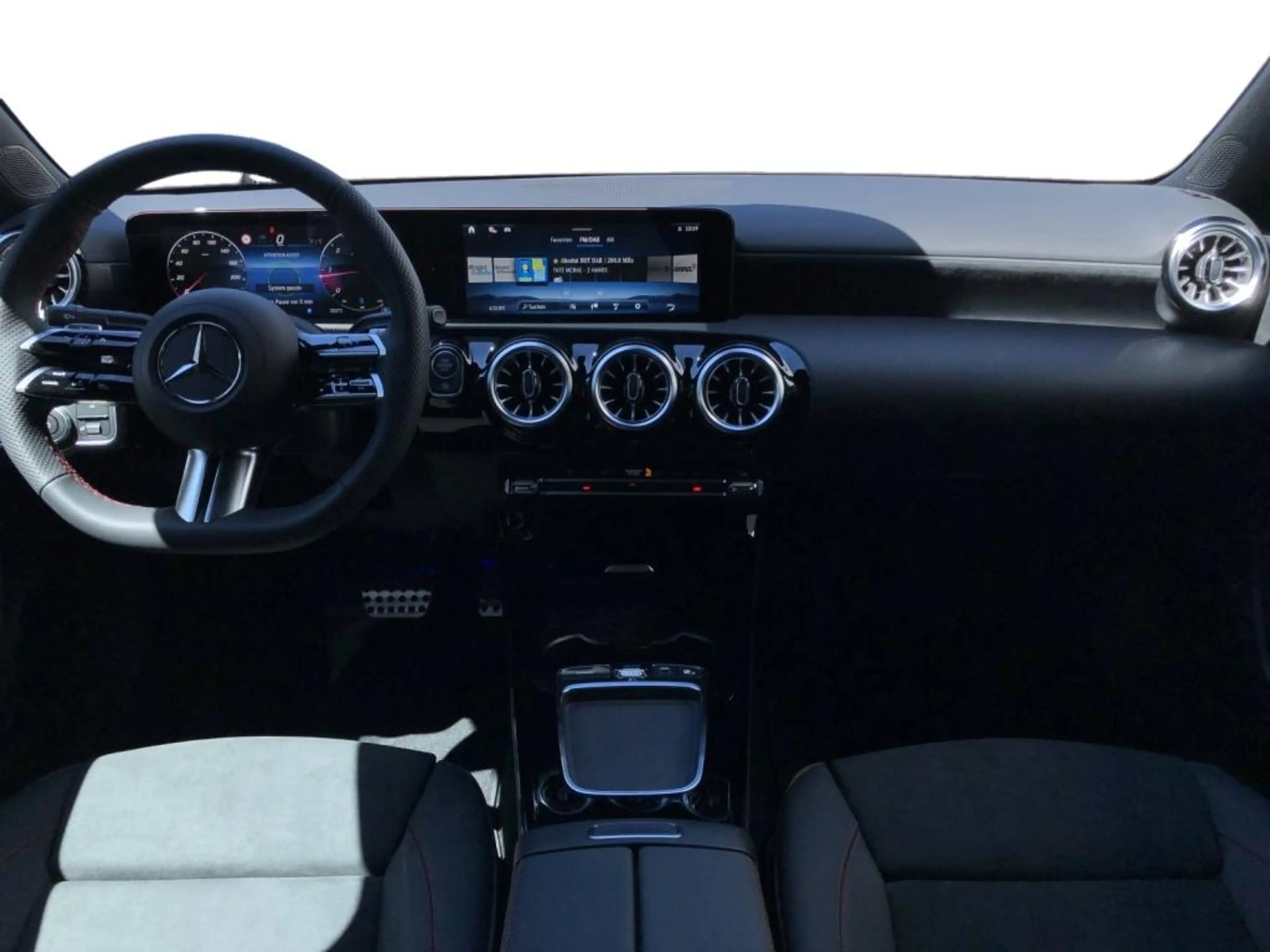 Mercedes-Benz A 220 d Limousine AMG+ILS+MBUX+MBeam+Night+Pano — photo 6