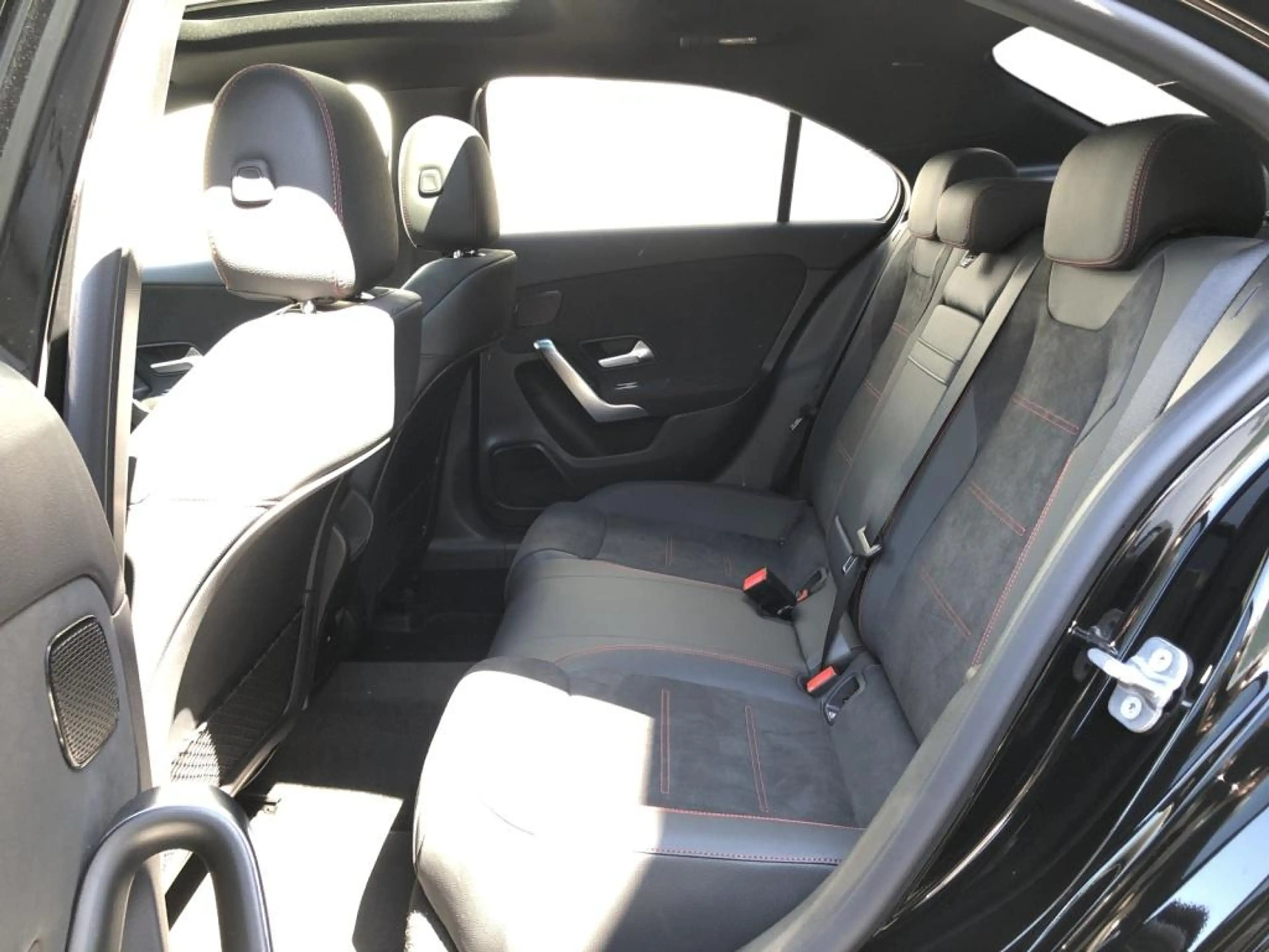 Mercedes-Benz A 220 d Limousine AMG+ILS+MBUX+MBeam+Night+Pano — photo 9