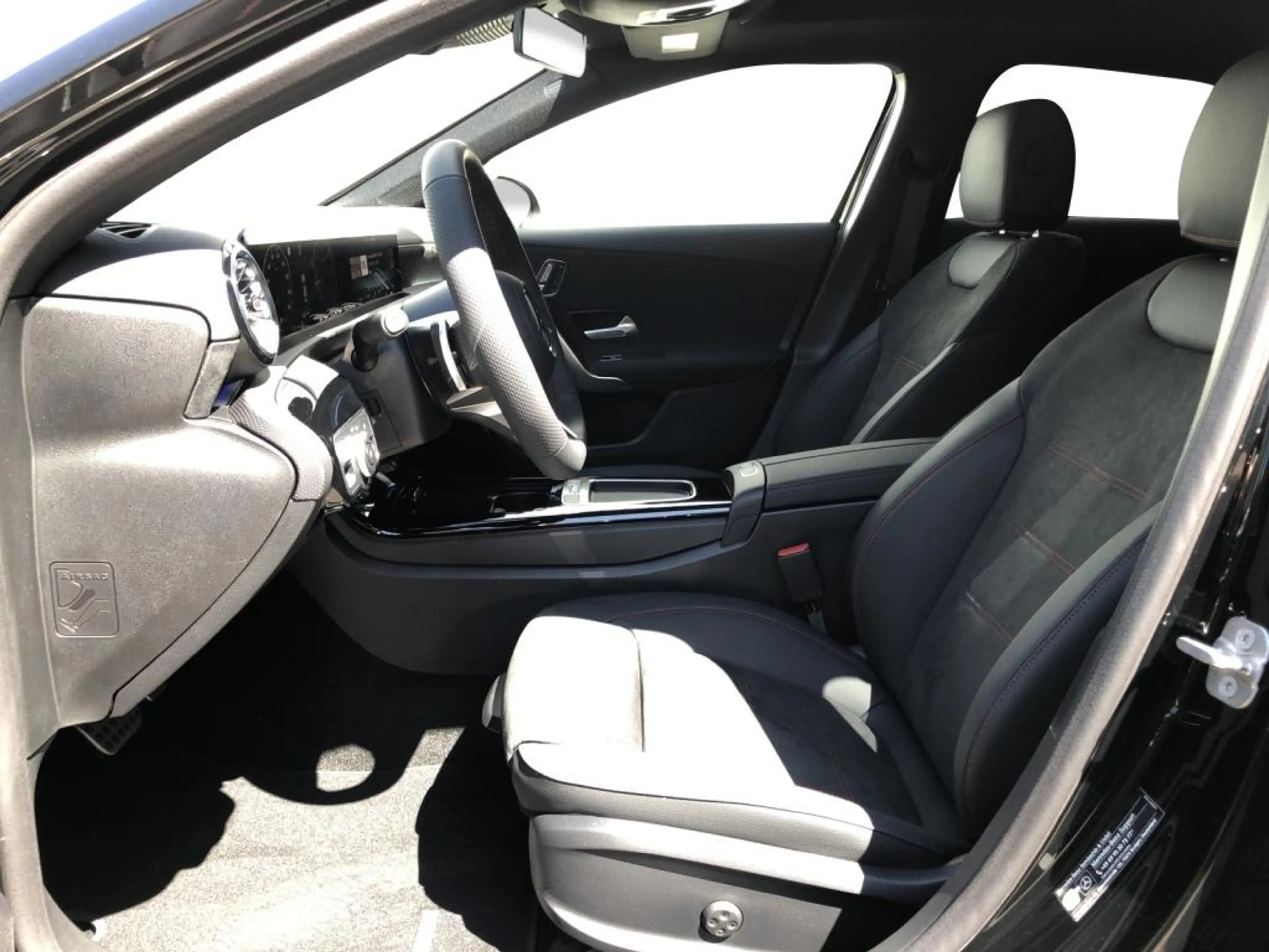 Mercedes-Benz A 220 d Limousine AMG+ILS+MBUX+MBeam+Night+Pano — photo 7