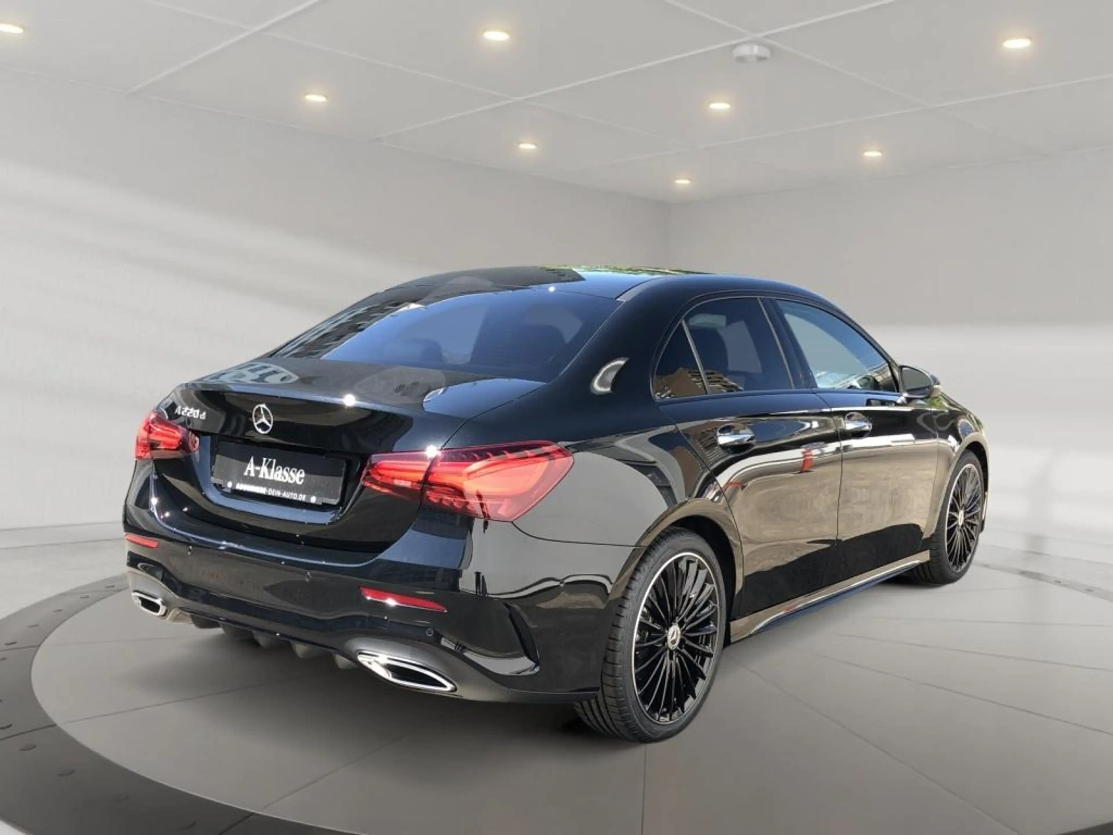 Mercedes-Benz A 220 d Limousine AMG+ILS+MBUX+MBeam+Night+Pano — photo 4