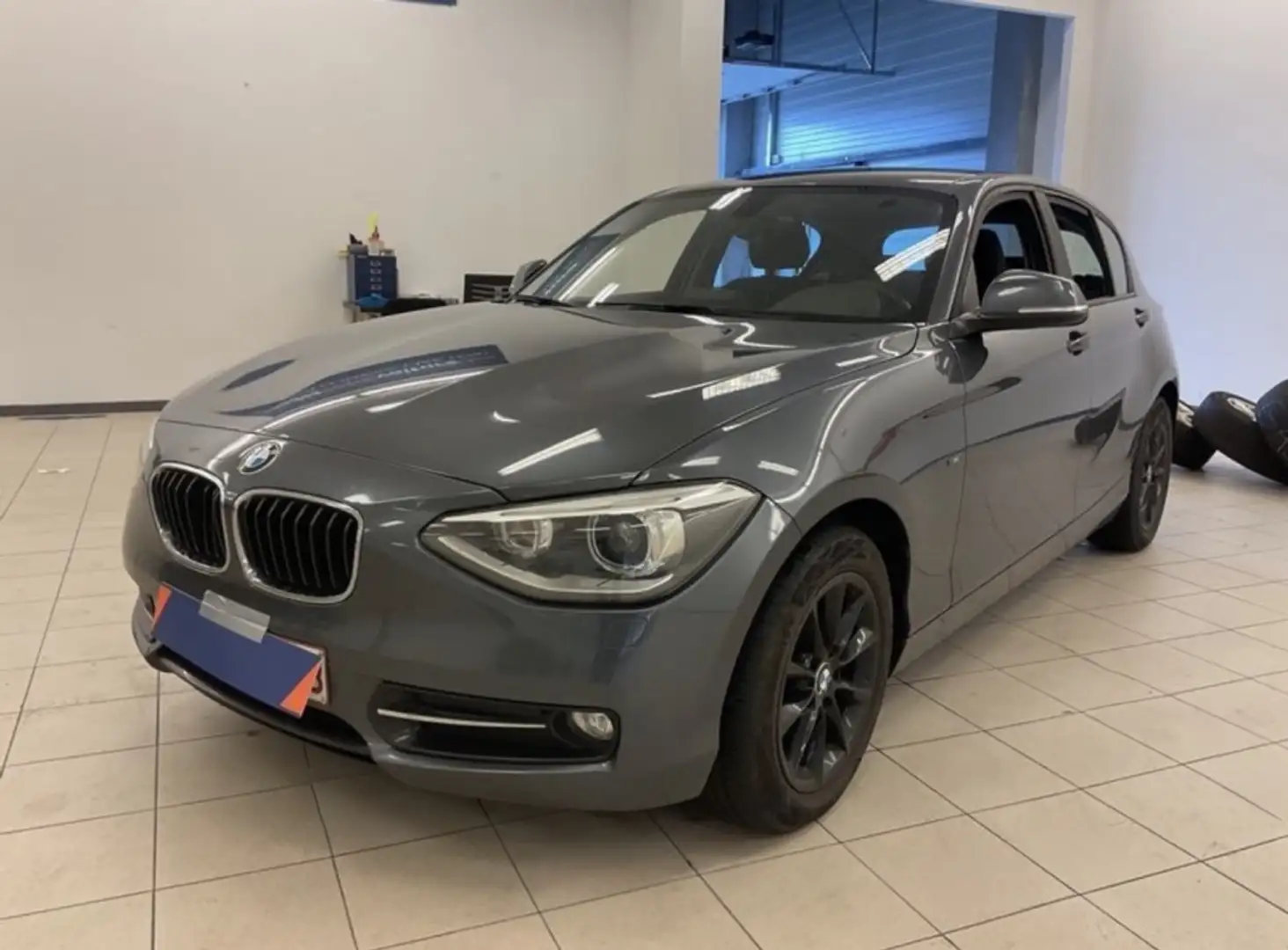 BMW 118 118d xDrive Gris - 1
