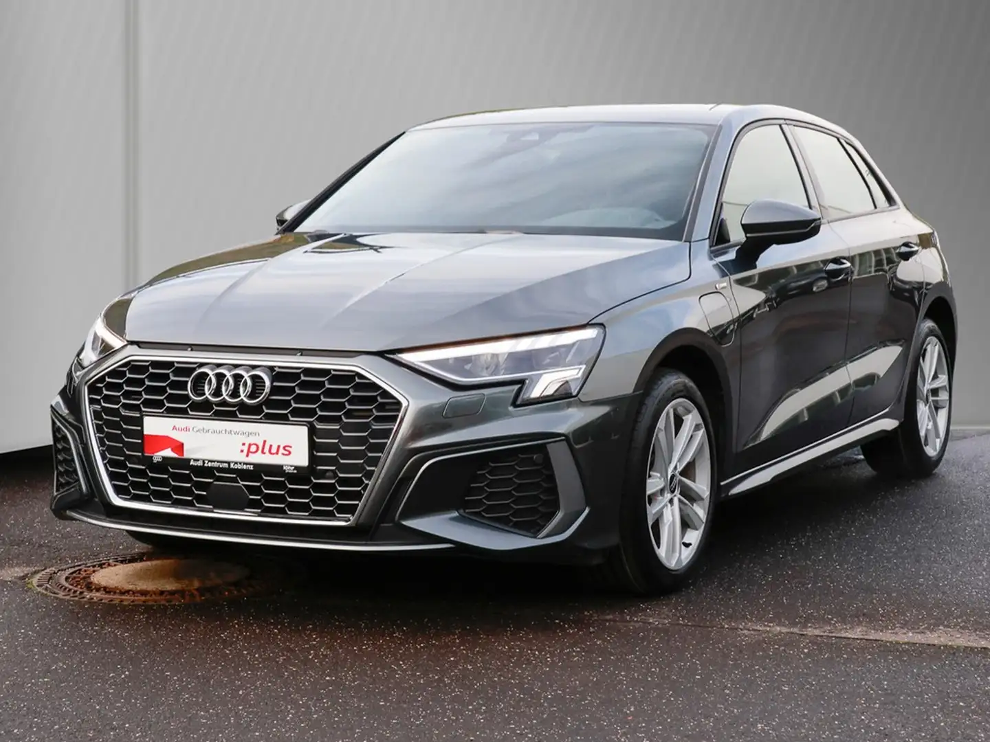 Audi A3 Sportback 40 TFSI e S line Navi Kamera Business Grau - 2