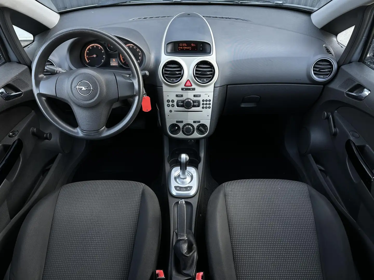 Opel Corsa 1.2-16V Essentia 80pk Automaat | Trekhaak Grijs - 2