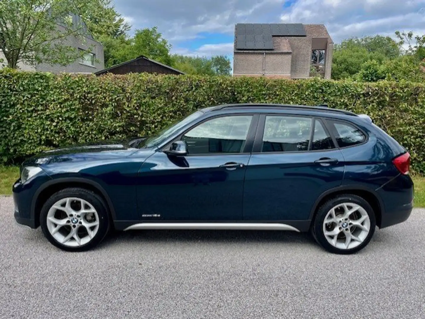 BMW X1 X1 sDrive18d Aut. xLine Bleu - 2