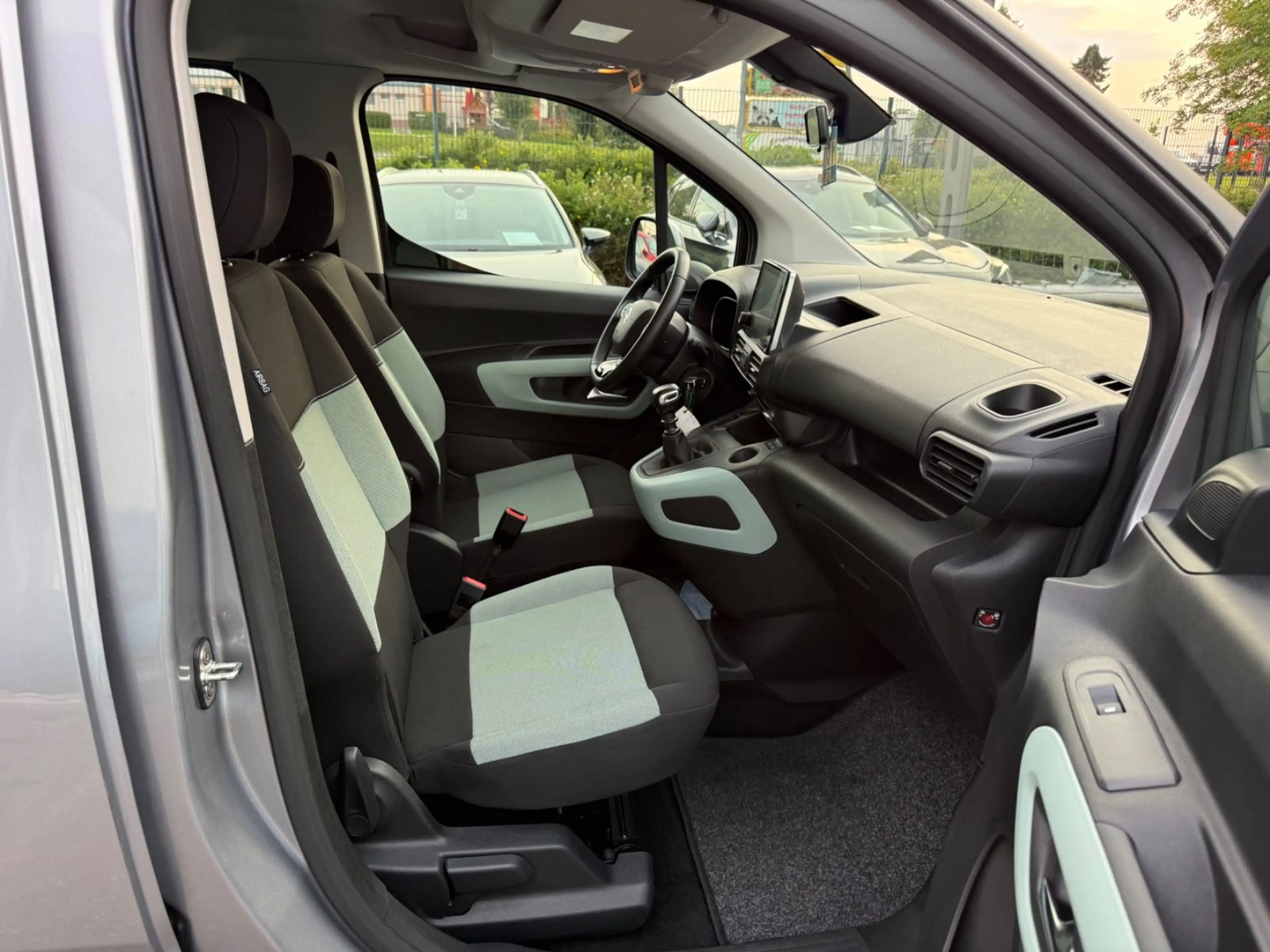 Citroen Berlingo Feel XL 1.2 Rollstuhltransport — photo 7