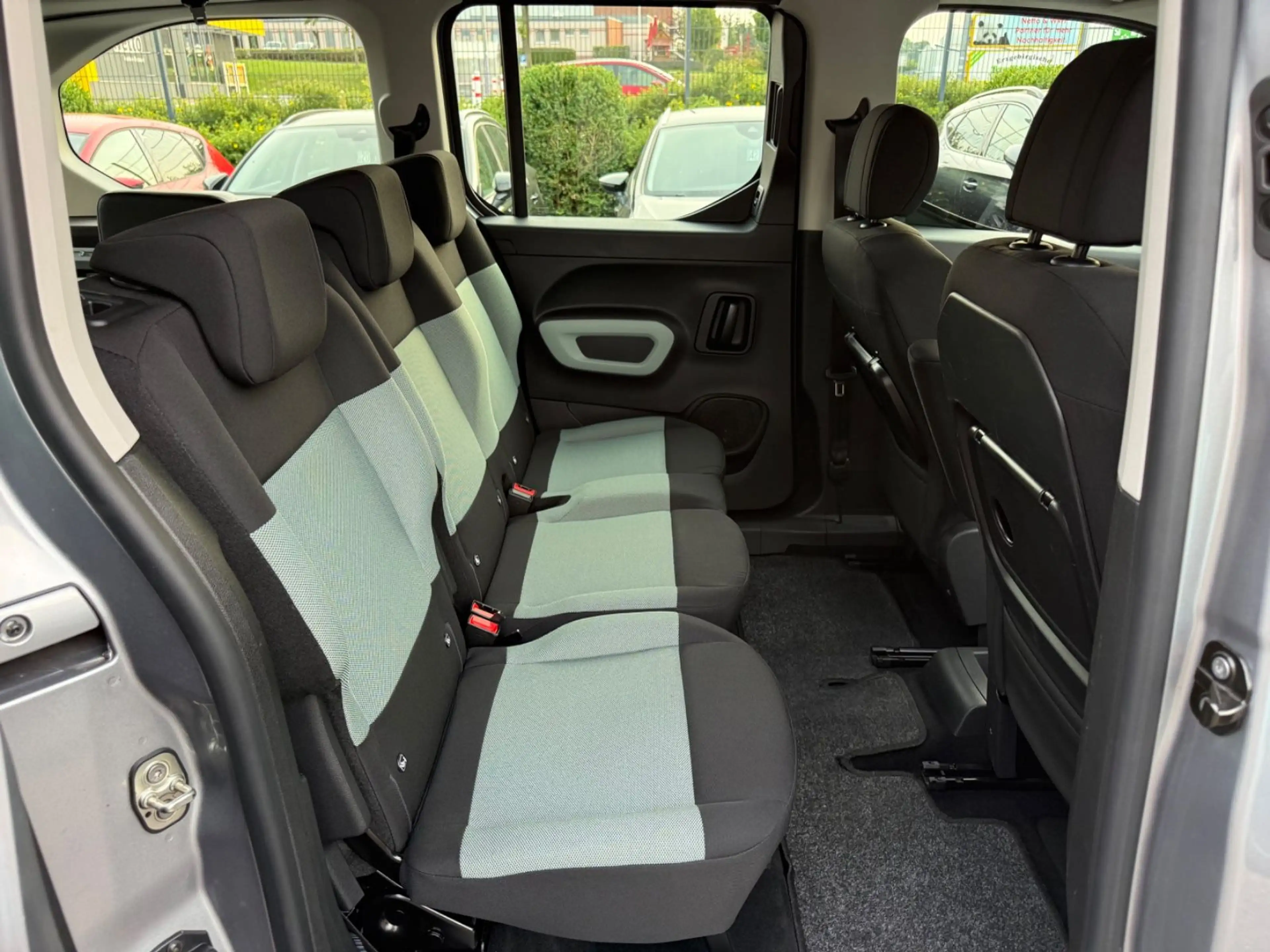Citroen Berlingo Feel XL 1.2 Rollstuhltransport — photo 8