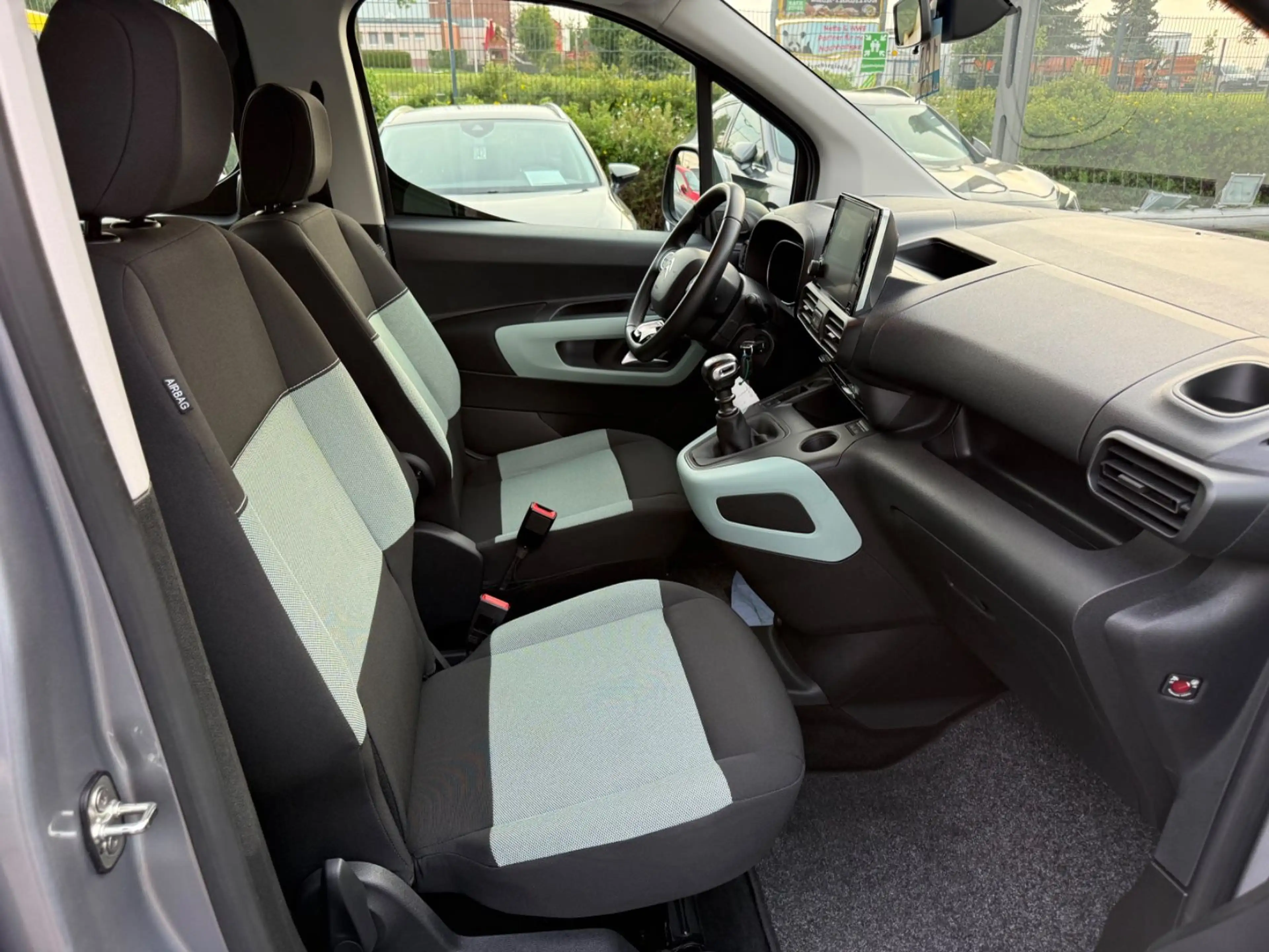 Citroen Berlingo Feel XL 1.2 Rollstuhltransport — photo 6
