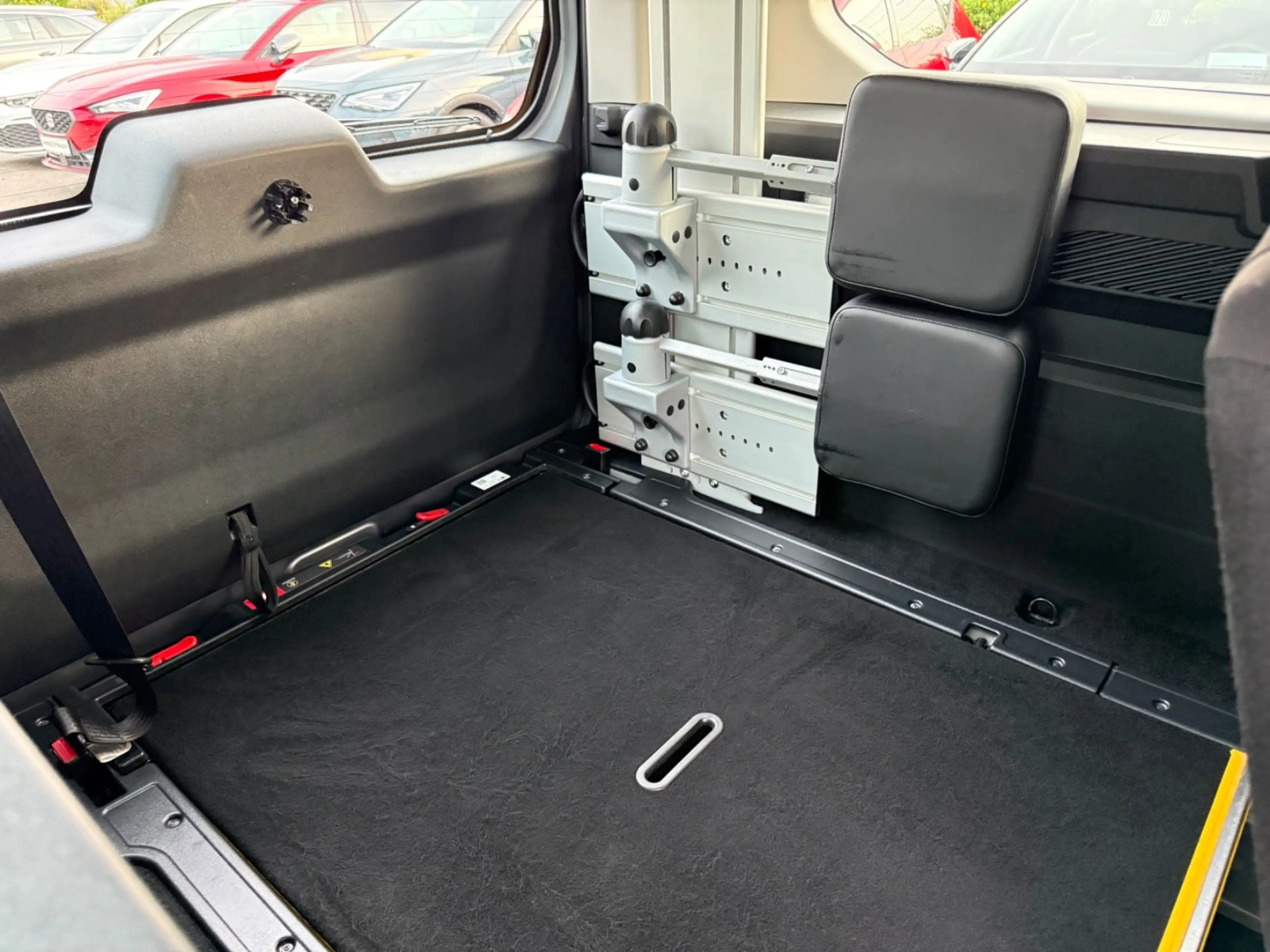 Citroen Berlingo Feel XL 1.2 Rollstuhltransport — photo 12
