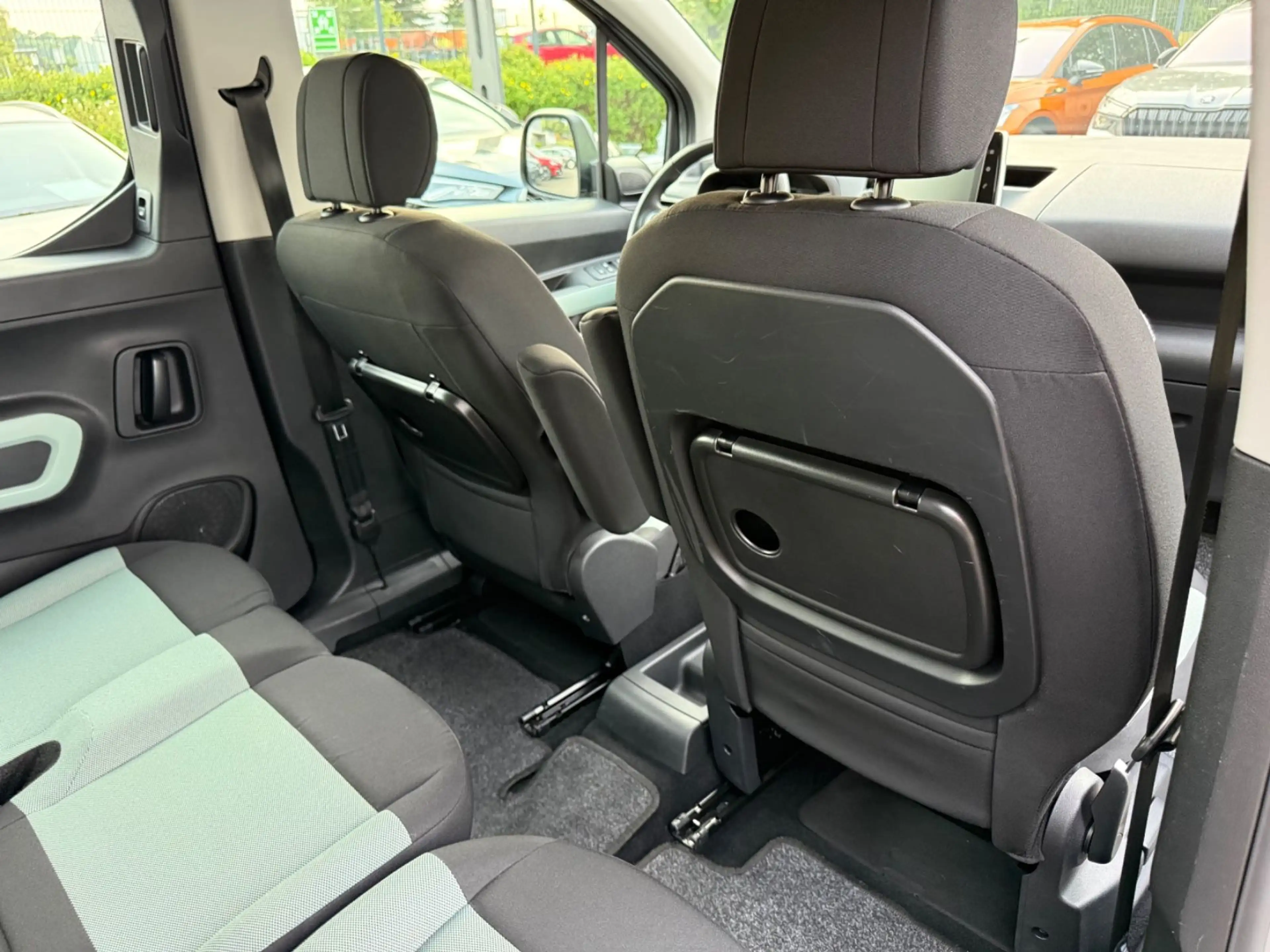 Citroen Berlingo Feel XL 1.2 Rollstuhltransport — photo 9