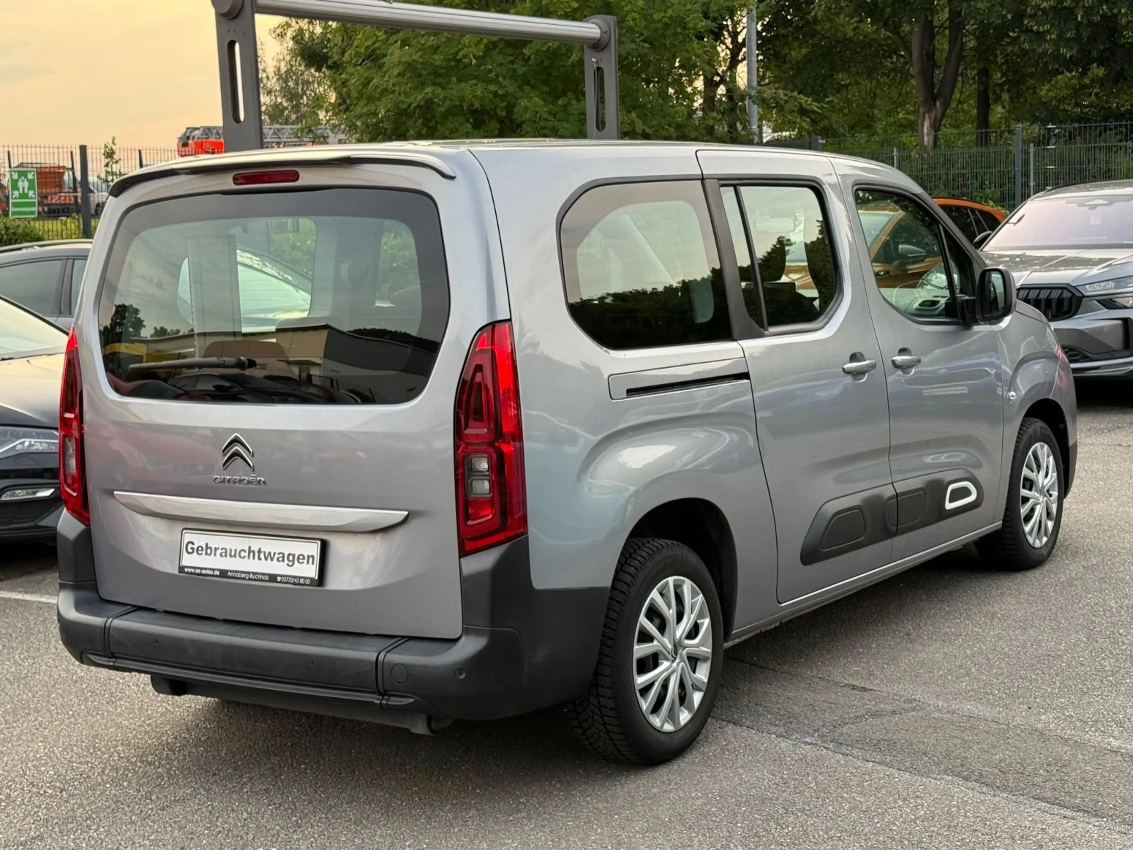 Citroen Berlingo Feel XL 1.2 Rollstuhltransport — photo 3