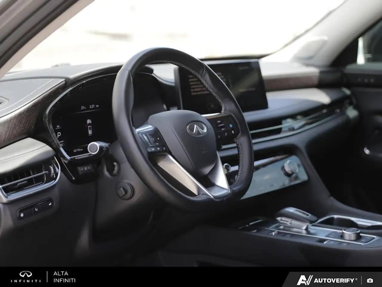 Infiniti QX60 снимка Infiniti QX60