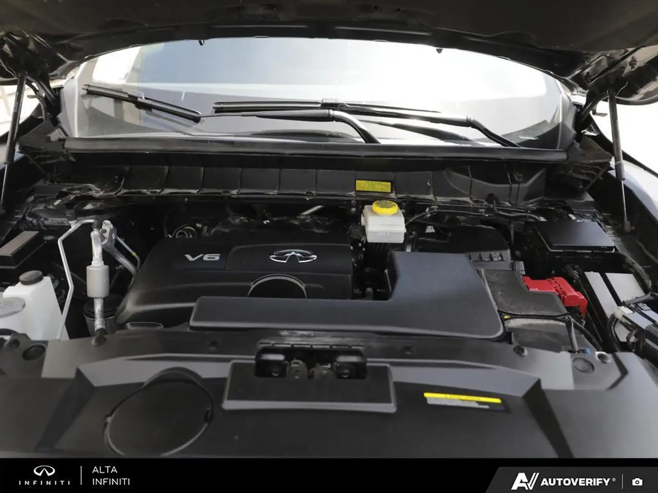 Infiniti QX60 снимка Infiniti QX60