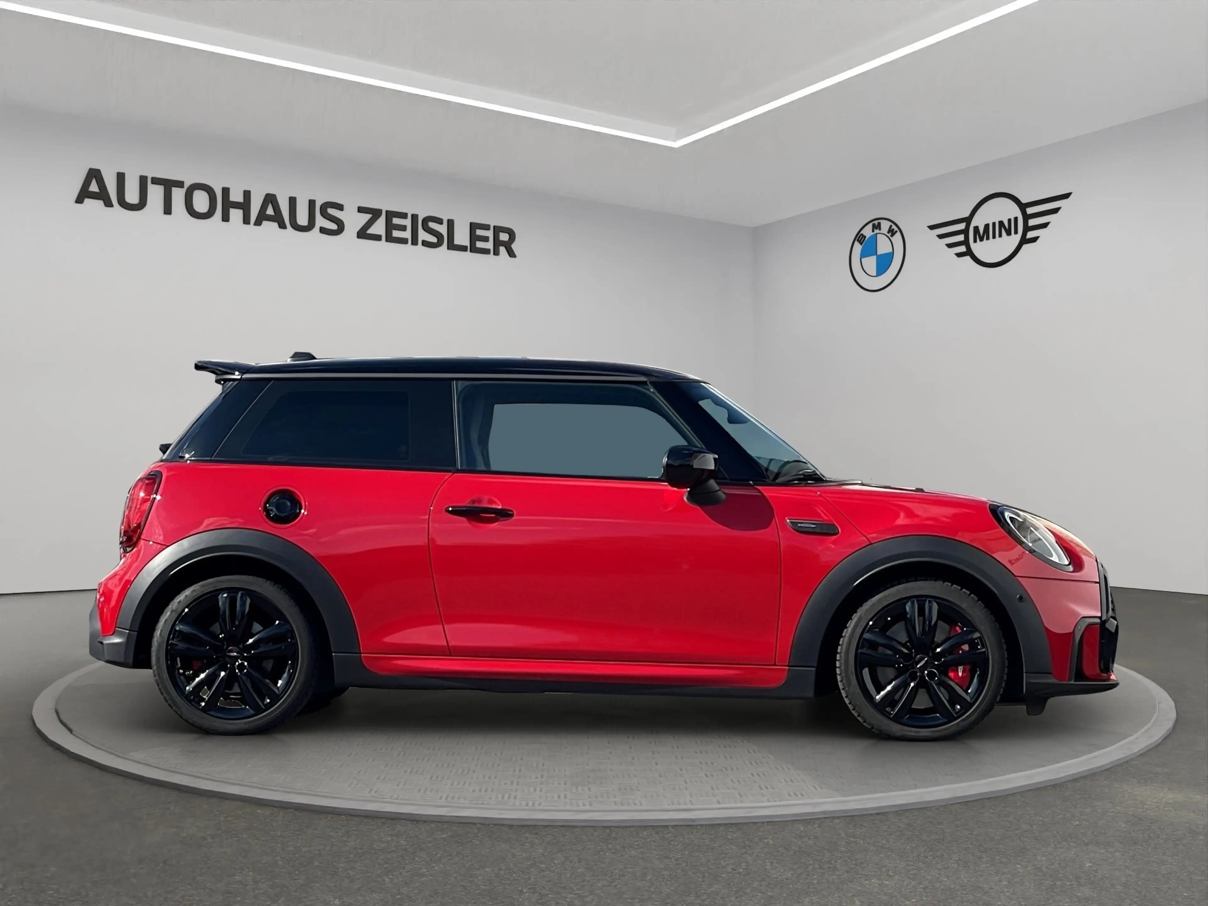 MINI John Cooper Works Hatch — photo 3