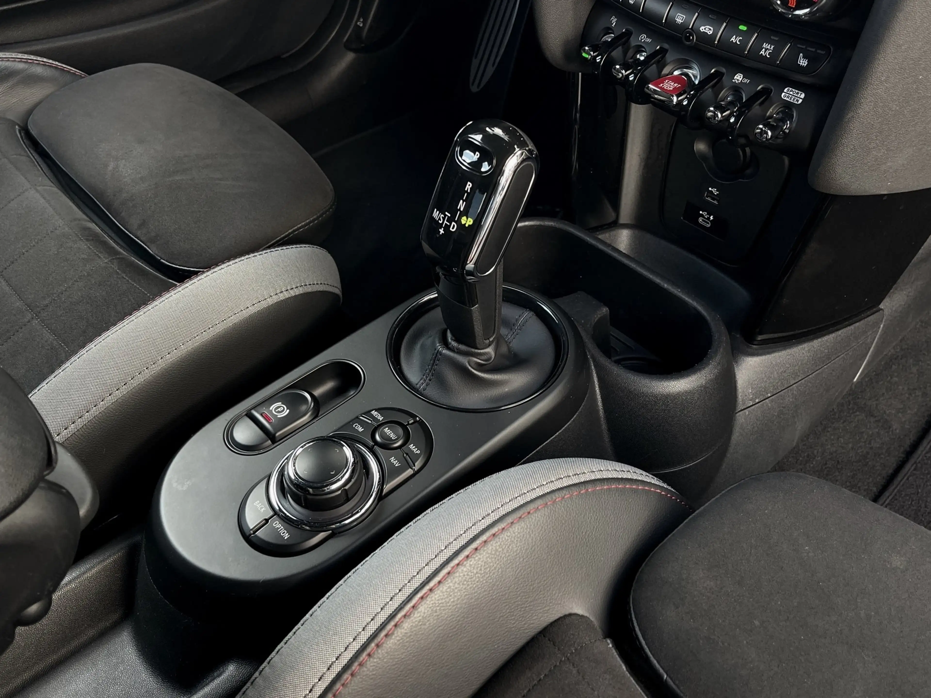 MINI John Cooper Works Hatch — photo 10