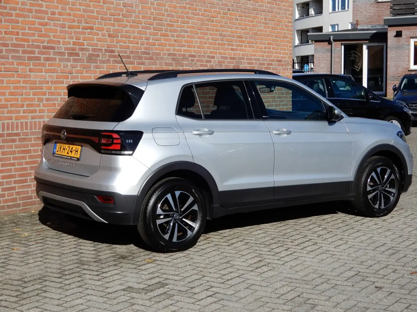 Volkswagen T-Cross 1.0 TSI STYLE BNS R automaat Grijs - 2
