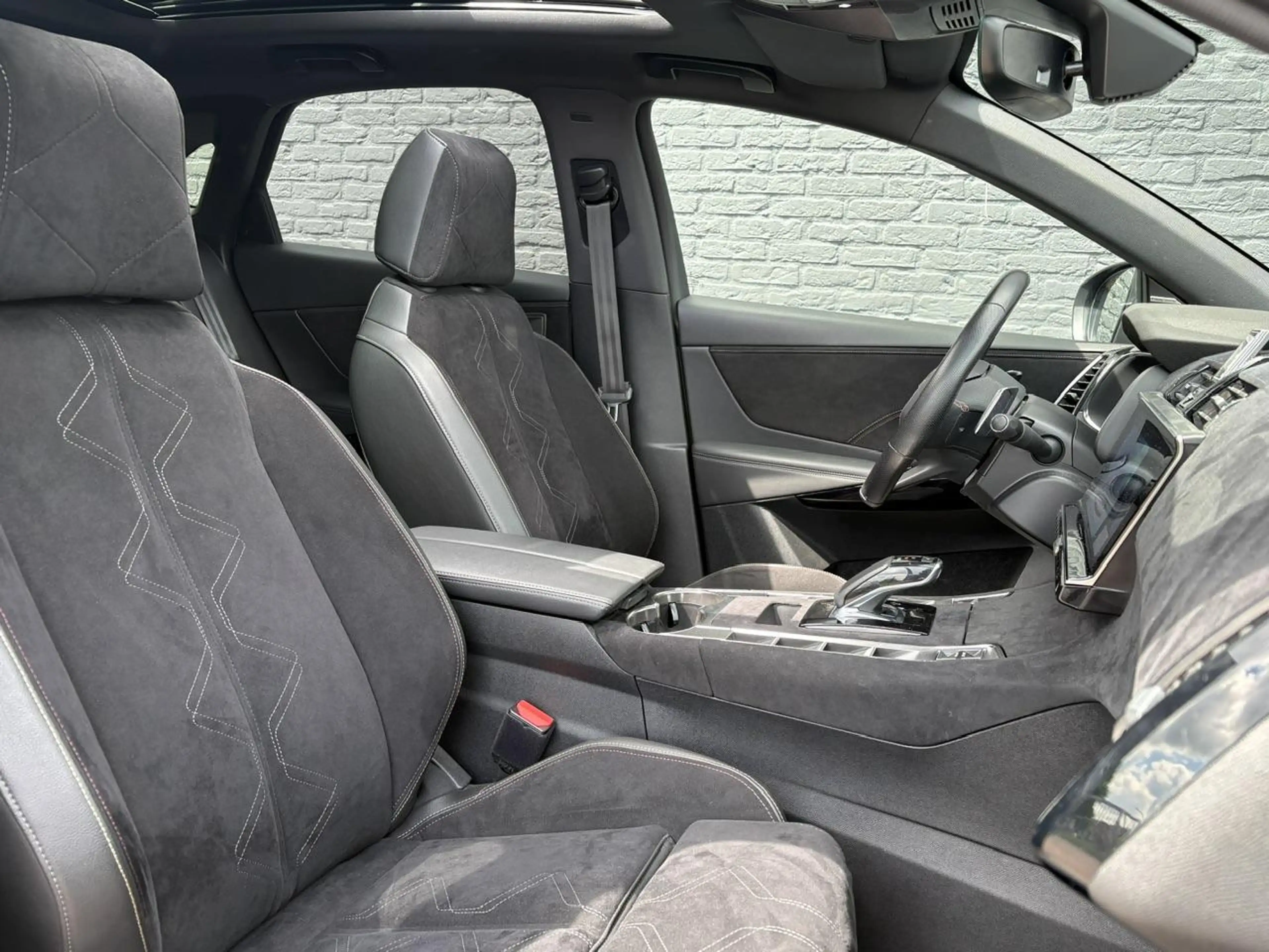 DS Automobiles DS 7 E-Tense 300 4x4 Performance Line | Dodehoek detect — photo 13