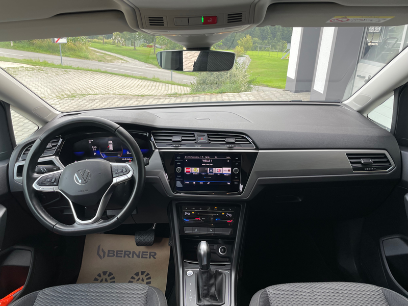 Volkswagen Touran Comfortline 1,5 TSI *DIGITAL*RFK*LED*ACC*NAVI* — photo 8