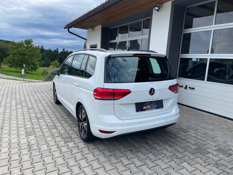 Volkswagen Touran Comfortline 1,5 TSI *DIGITAL*RFK*LED*ACC*NAVI* — photo 3
