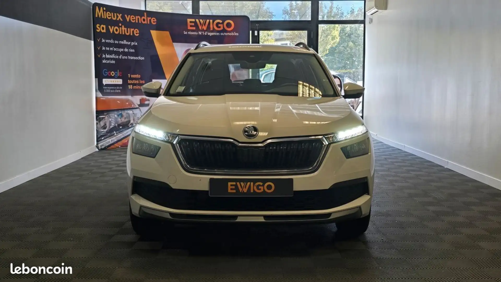 Skoda Kamiq 1.0 tsi 110ch evo ambition dsg bva %2B attelage Weiß - 2