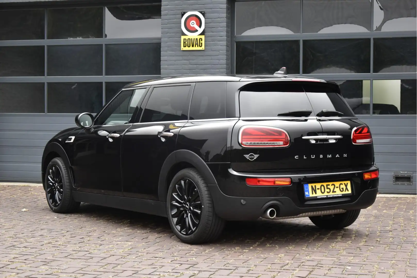 MINI Cooper Clubman Mini 1.5 Business Edition Automaat Noir - 2