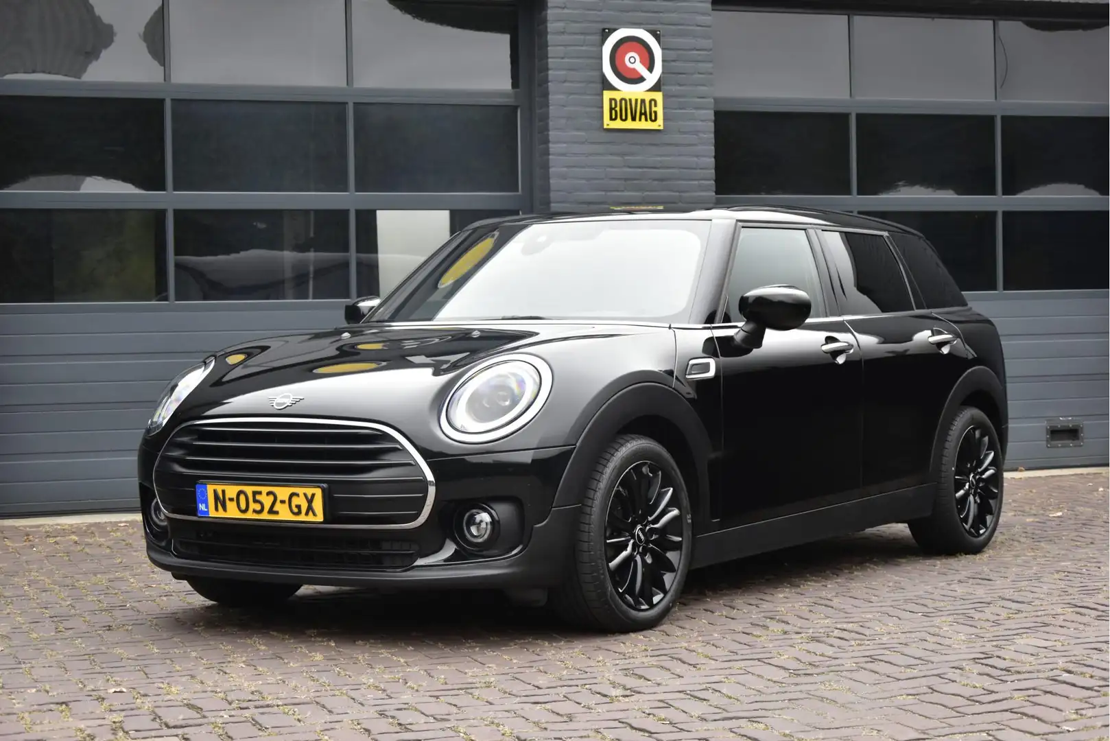 MINI Cooper Clubman Mini 1.5 Business Edition Automaat Noir - 1