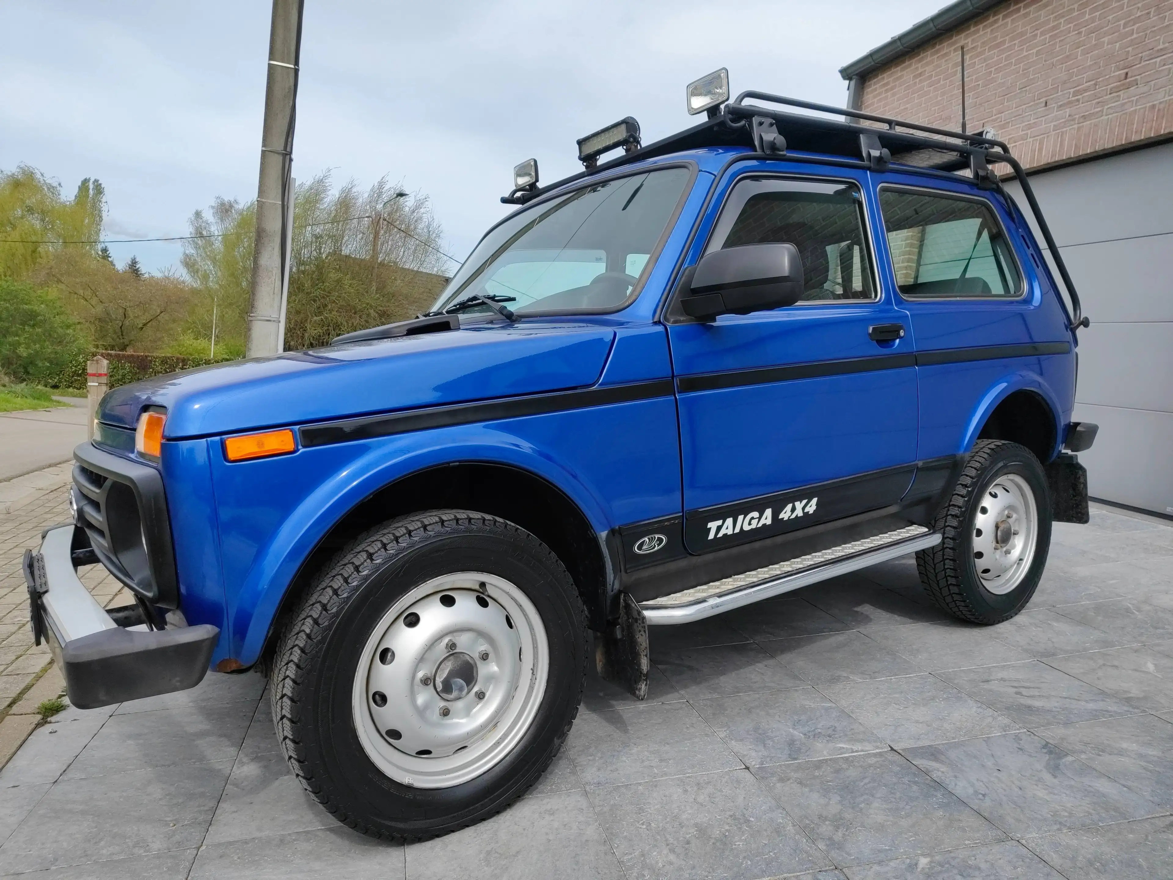 Lada Niva Niva 1.7i — photo 7