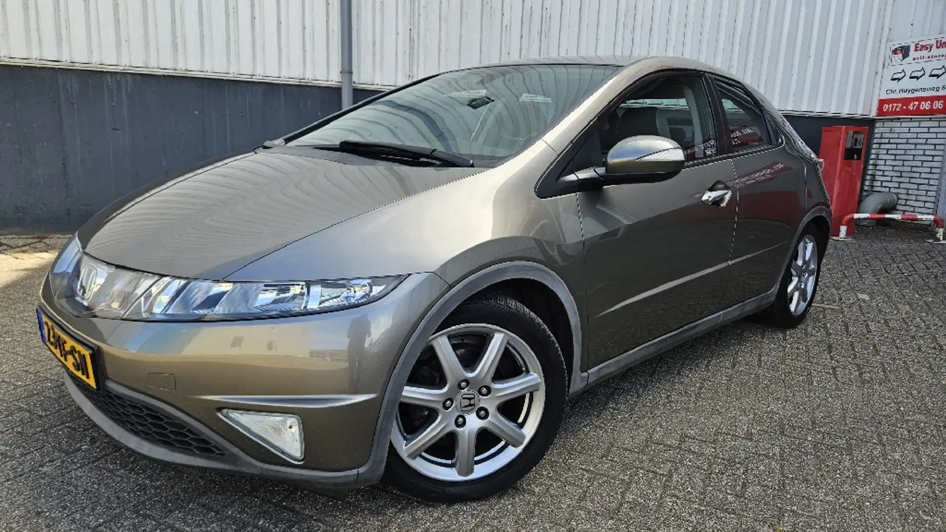 Honda Civic 1.8 Sport Automaat Gris - 2