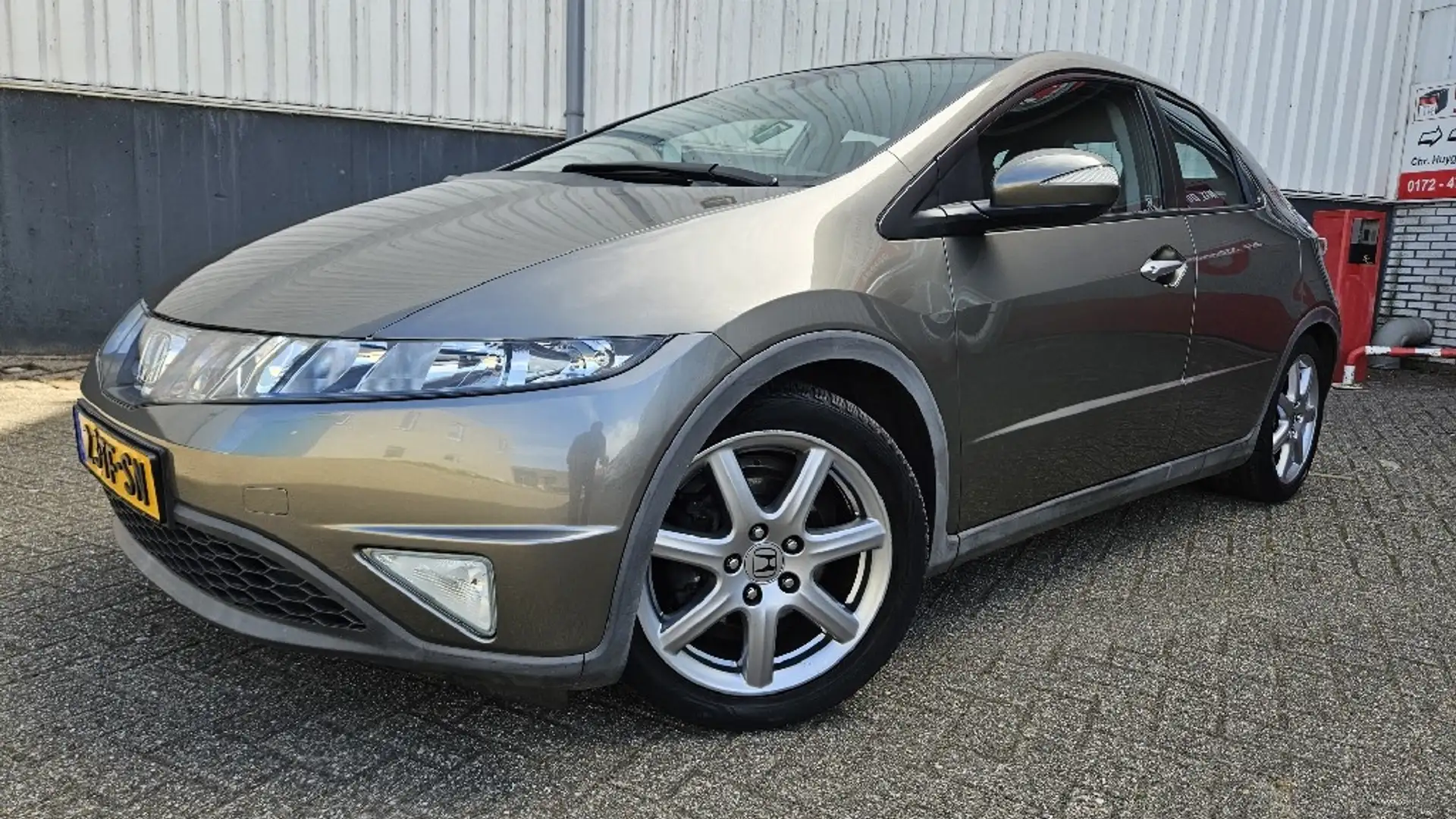 Honda Civic 1.8 Sport Automaat Gris - 1