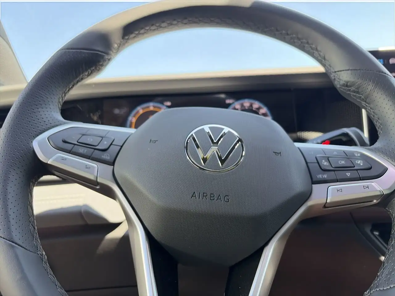 Volkswagen Tiguan снимка Volkswagen Tiguan