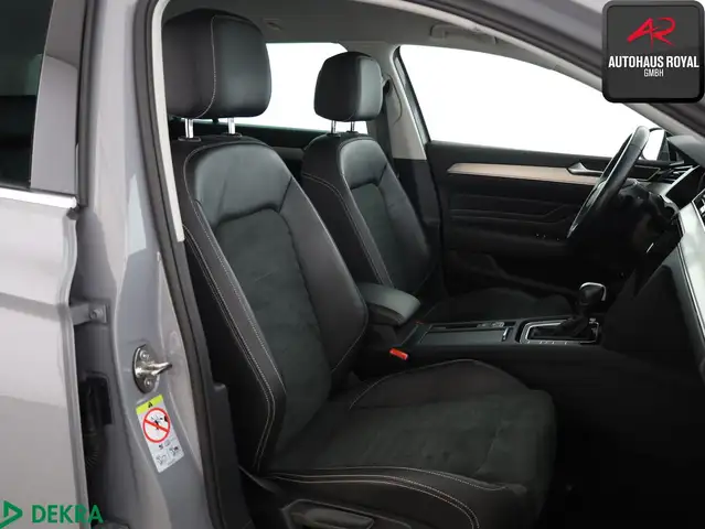 Volkswagen Passat view 11