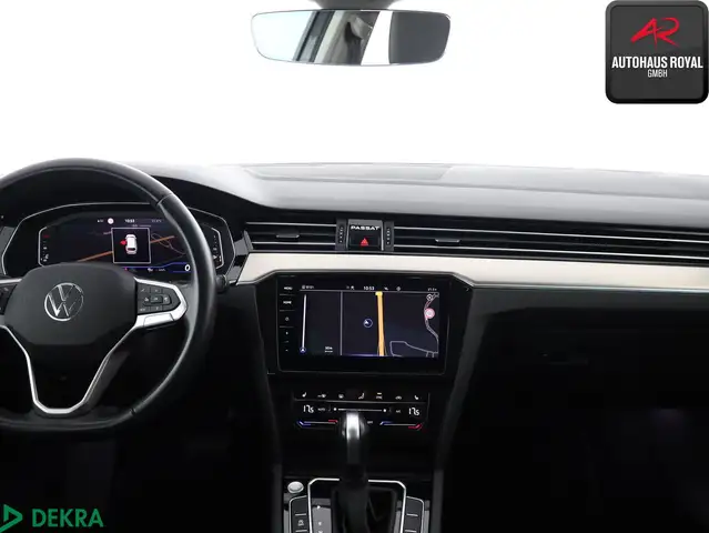 Volkswagen Passat view 9