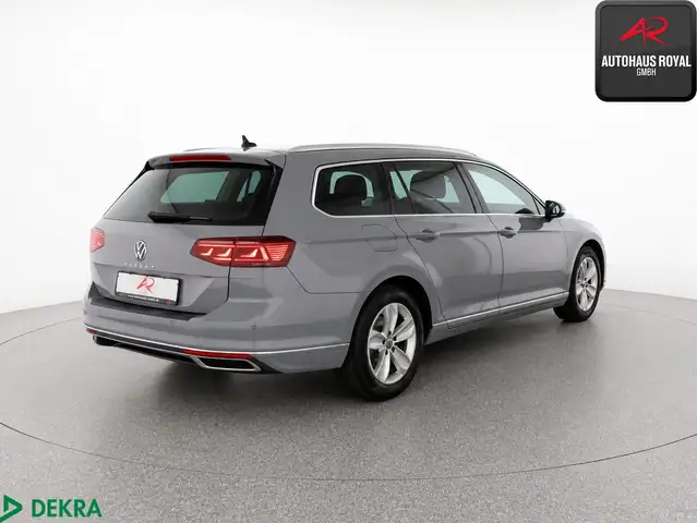 Volkswagen Passat view 5