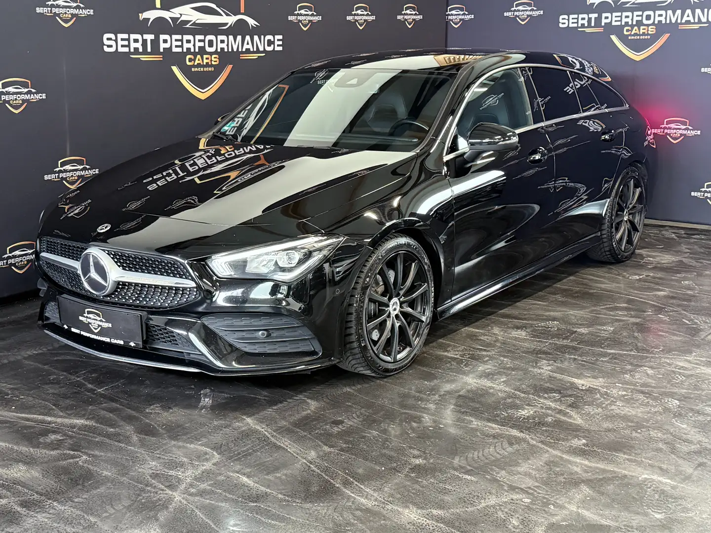 Mercedes-Benz CLA 200 CLA 200 AMG Line Schwarz - 1