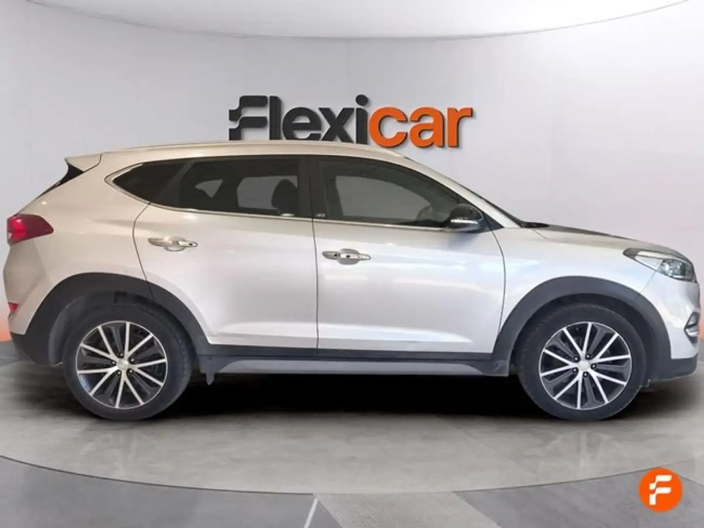 Hyundai TUCSON 1.7CRDI BD Go DT 4x2 141 Gris - 2