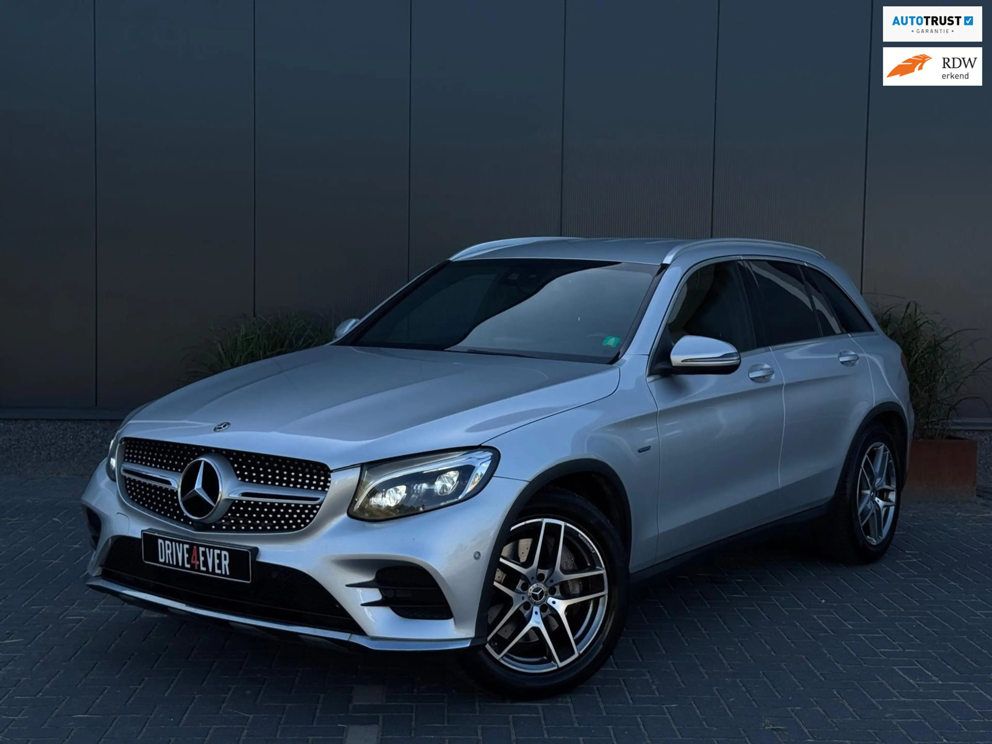 Mercedes-Benz GLC 350 350e 4MATIC AMG M18 NAVI|LEDER|SPORTVELGEN|CAMERA|