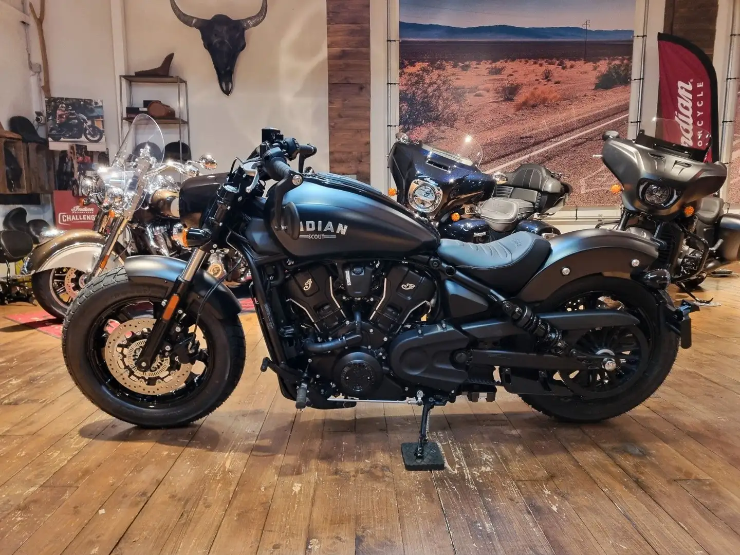 Indian Scout Bobber Ltd+Tech 100 Jahre (EUR 1.000/2,99) Negro - 1