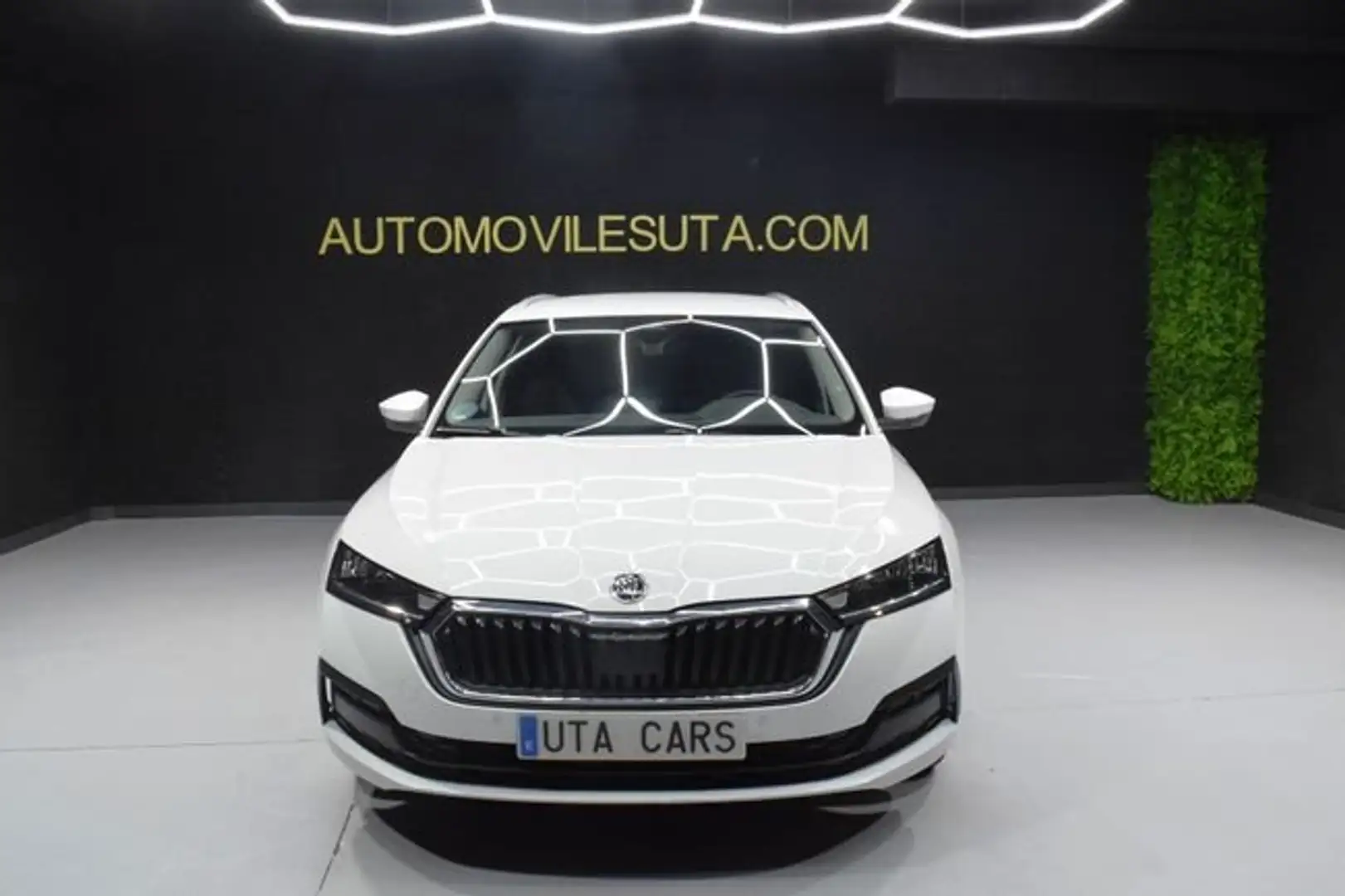 Skoda Octavia Combi 1.0 TSI MHEV Ambition DSG 81kW Weiß - 2