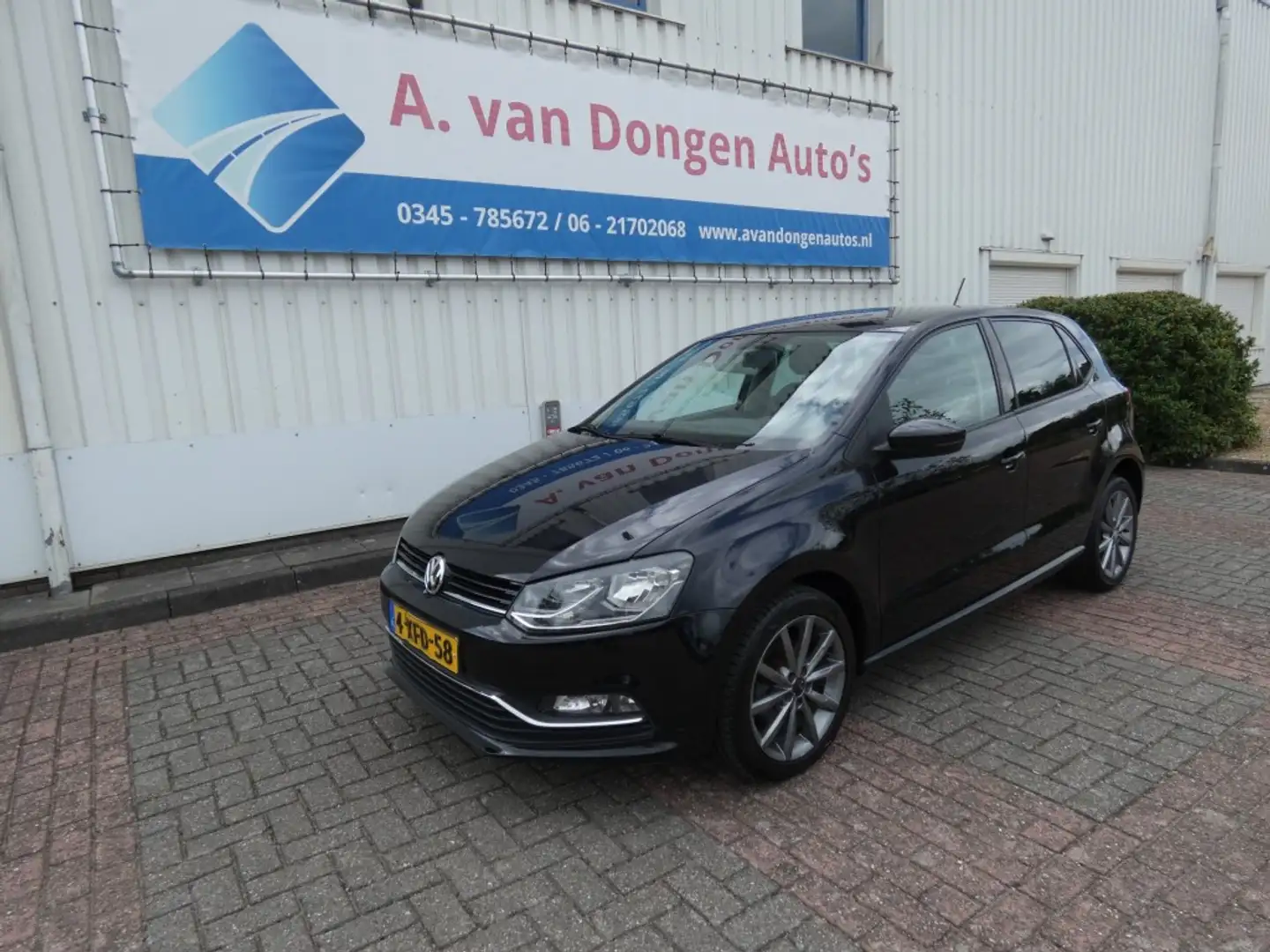 Volkswagen Polo 1.2 TSI FIRST EDITION,1e Eignr,Airco,Cruise,APK 3- Zwart - 2