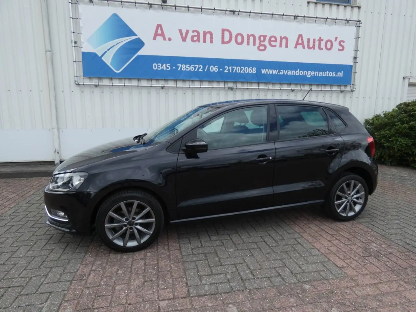 Volkswagen Polo 1.2 TSI FIRST EDITION,1e Eignr,Airco,Cruise,APK 3- Zwart - 1