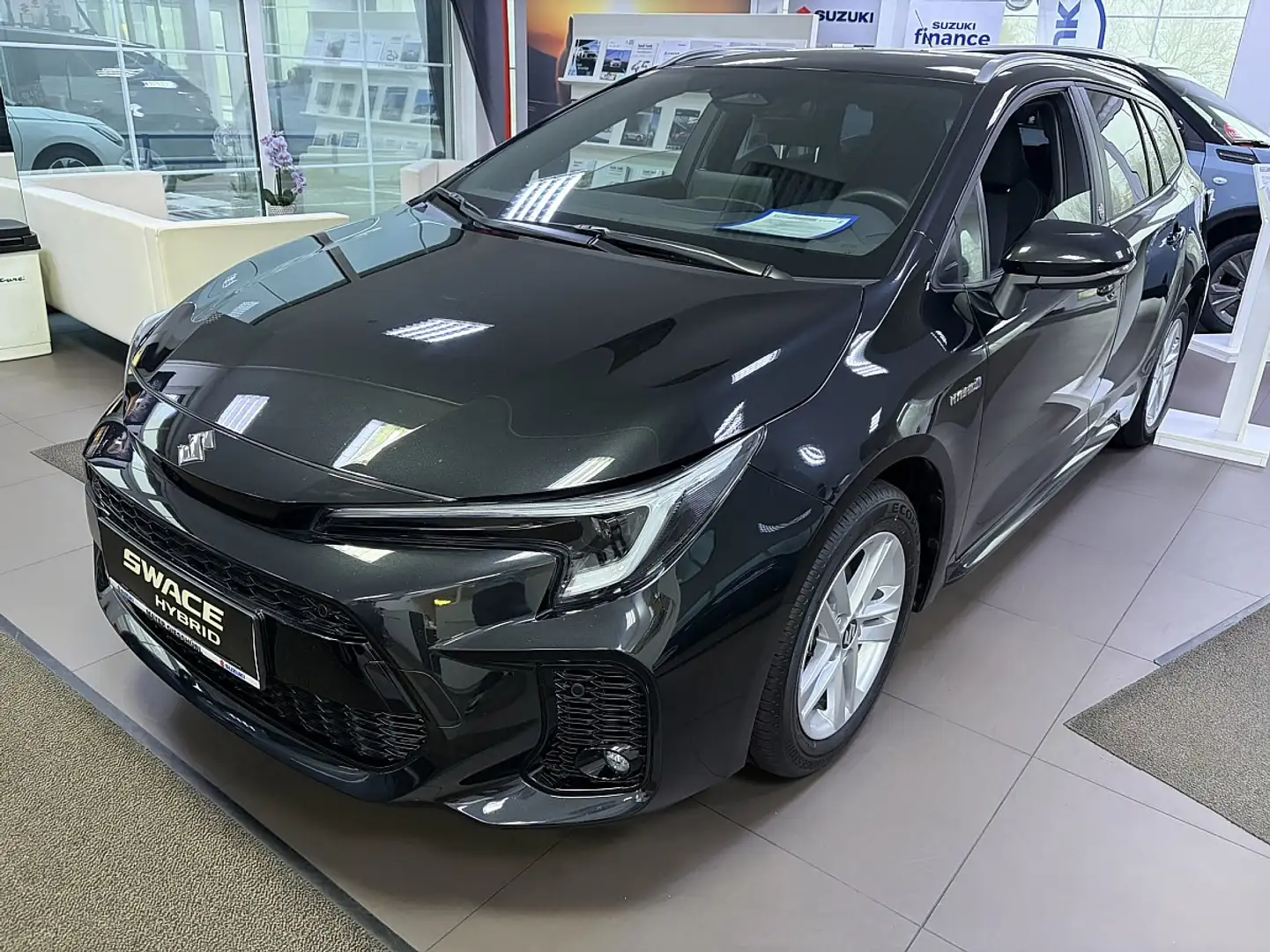 Suzuki Swace 1,8 HEV E-CVT Flash Schwarz - 2