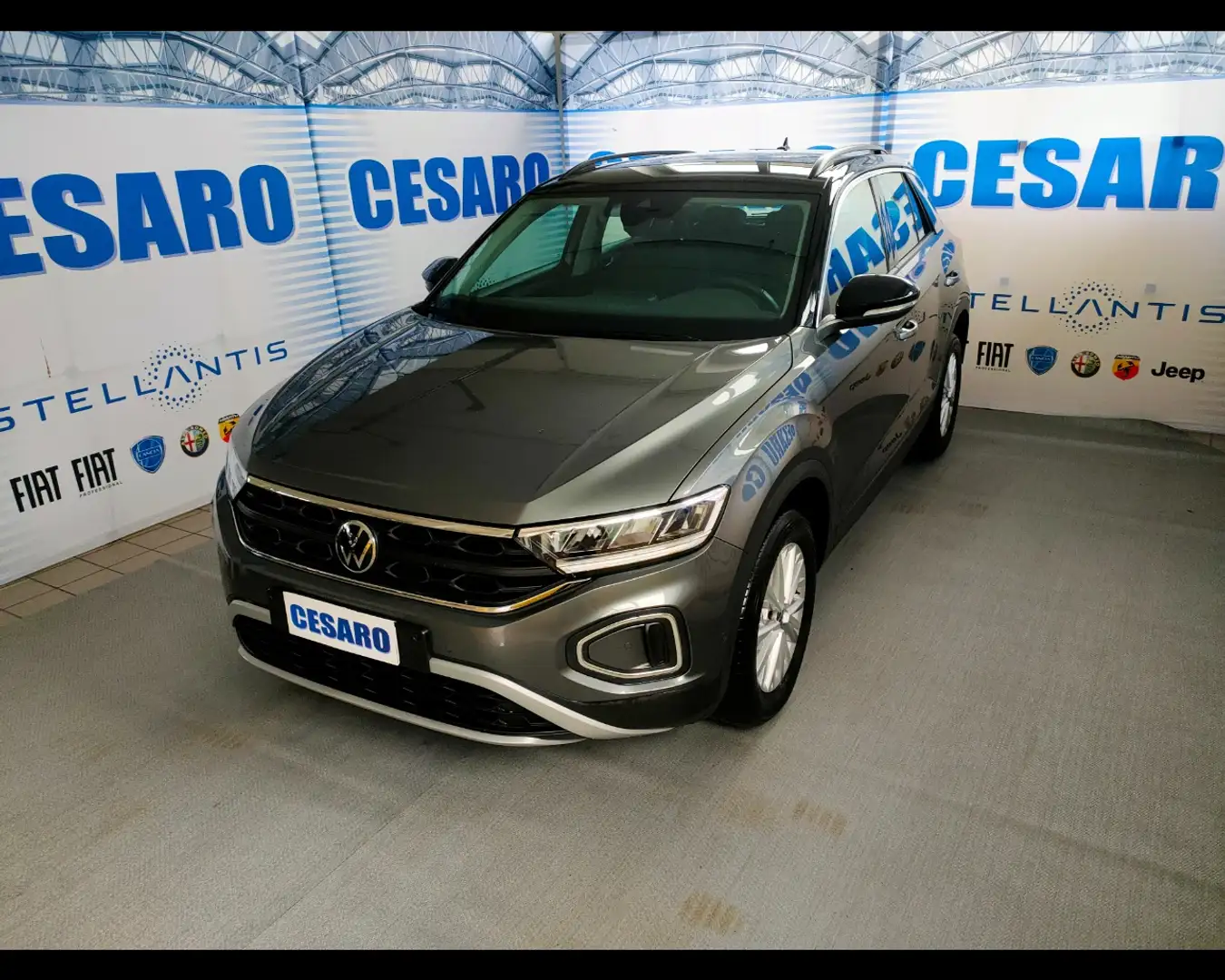 Volkswagen T-Roc 2.0 TDI SCR Life Gris - 2