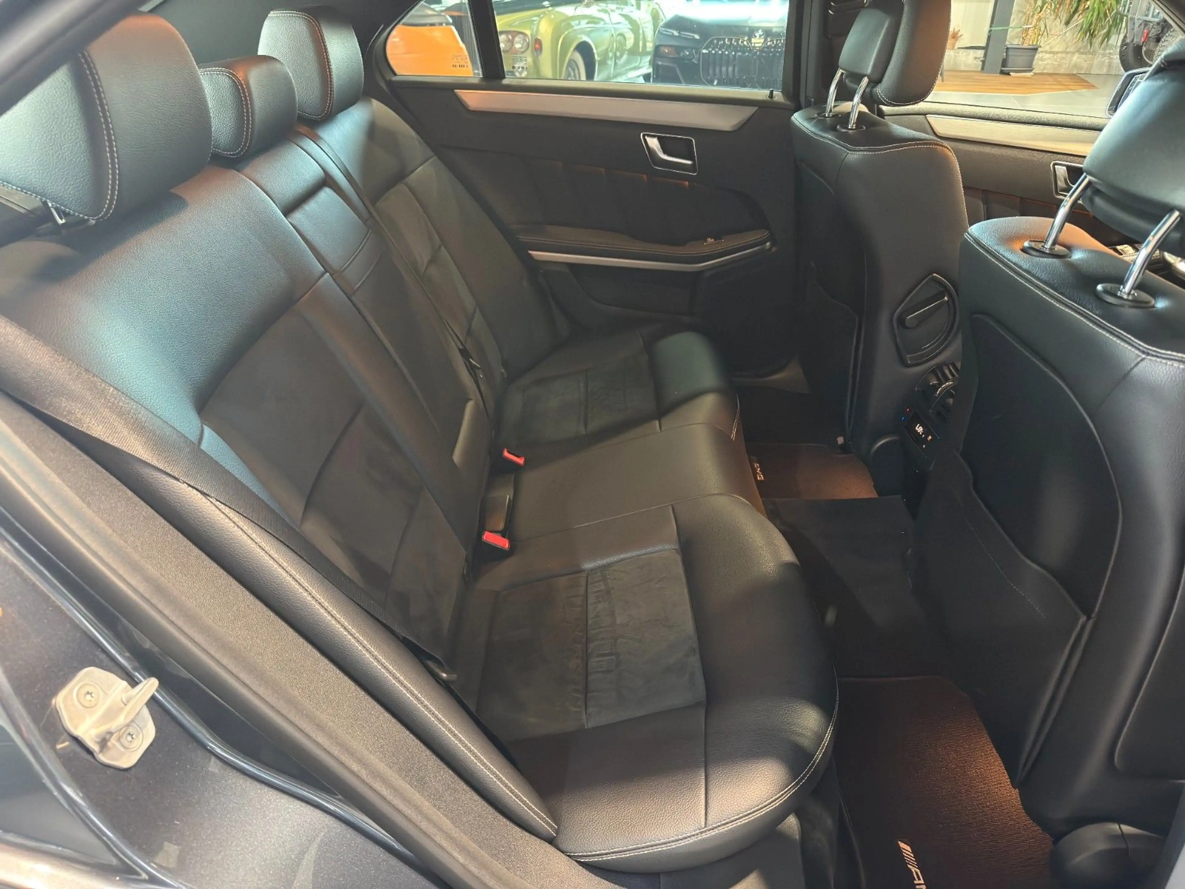 Mercedes-Benz E 350 Lim/CGI/AMG/STHZ/NAVI/BI-XENON/LED/TEMPOMAT — photo 15