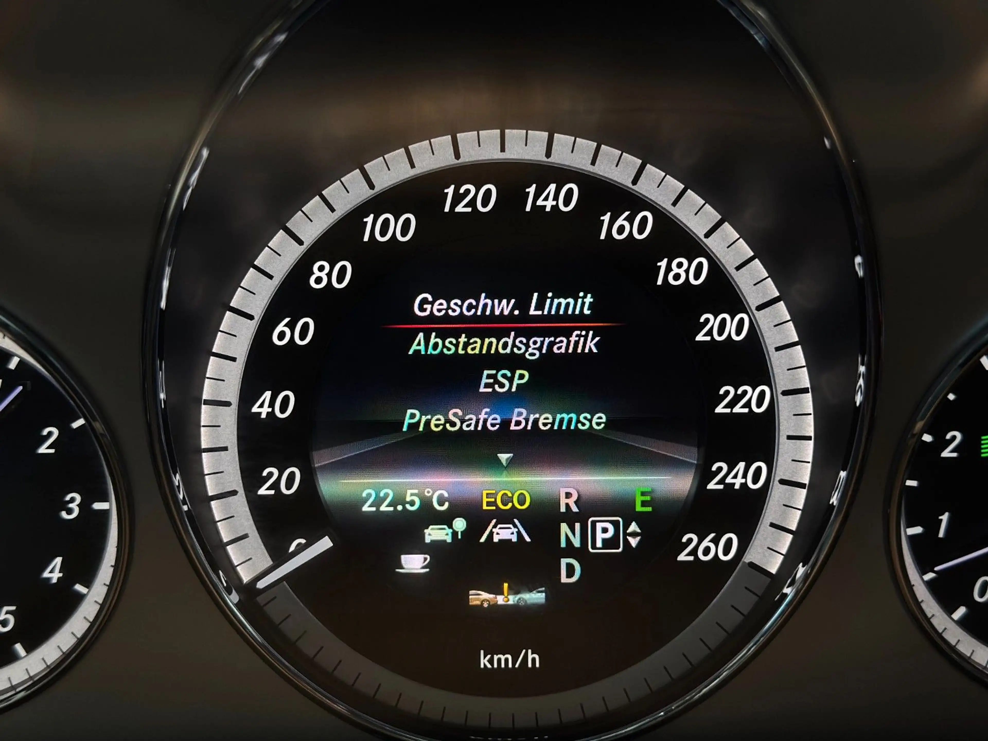 Mercedes-Benz E 350 Lim/CGI/AMG/STHZ/NAVI/BI-XENON/LED/TEMPOMAT — photo 11