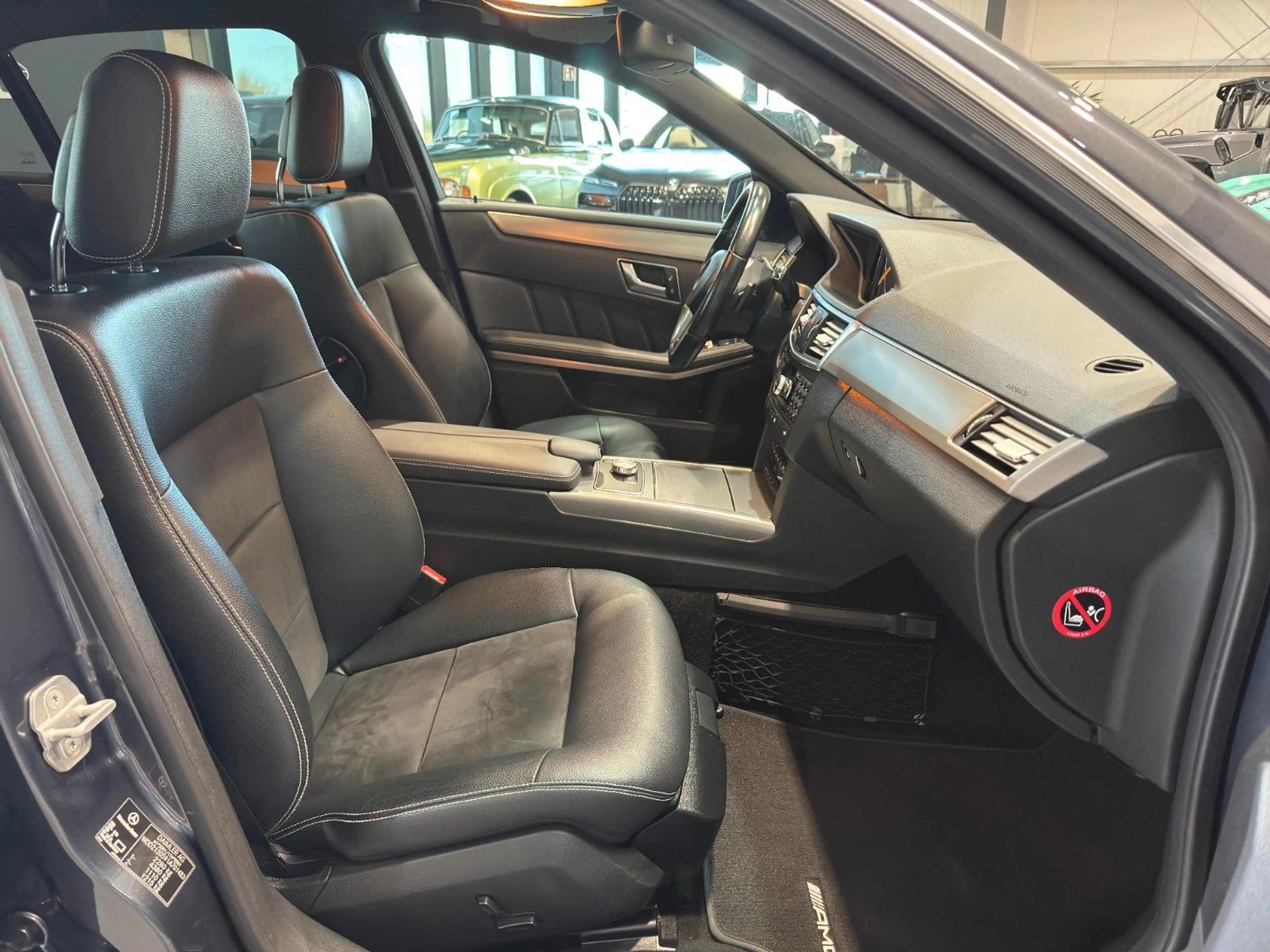 Mercedes-Benz E 350 Lim/CGI/AMG/STHZ/NAVI/BI-XENON/LED/TEMPOMAT — photo 13