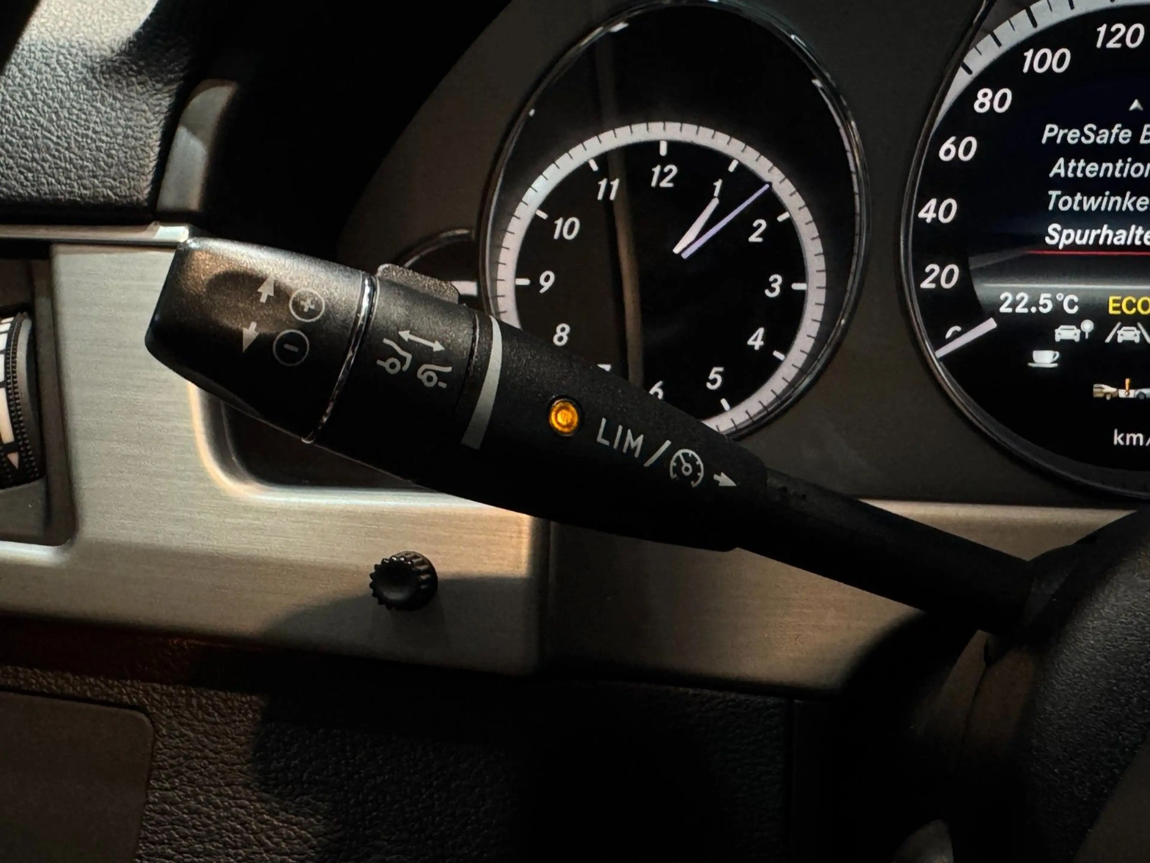 Mercedes-Benz E 350 Lim/CGI/AMG/STHZ/NAVI/BI-XENON/LED/TEMPOMAT — photo 12