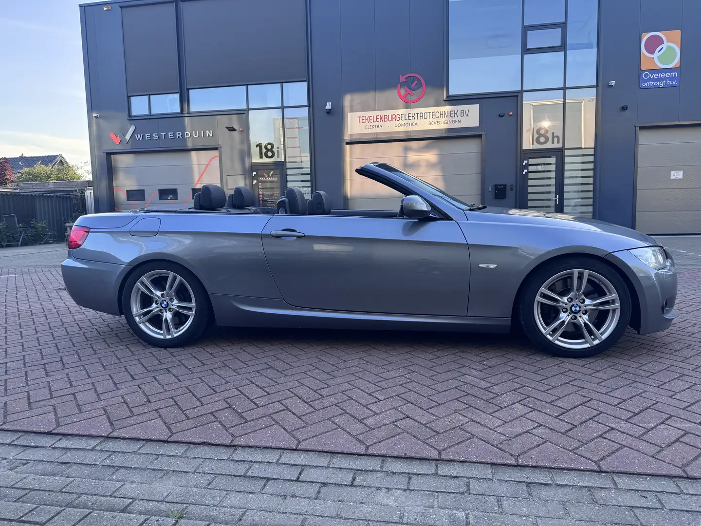 BMW 335 335i Cabrio N55 DCT Grijs - 2
