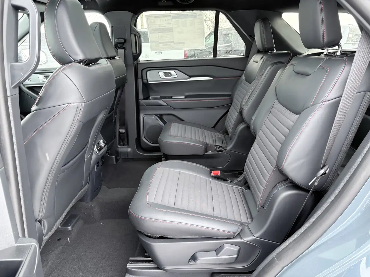 Ford Explorer снимка Ford Explorer