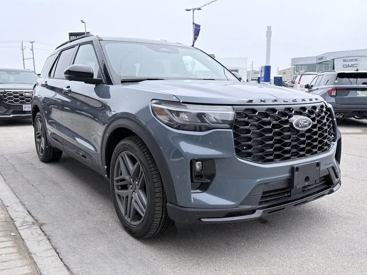 Ford Explorer снимка Ford Explorer