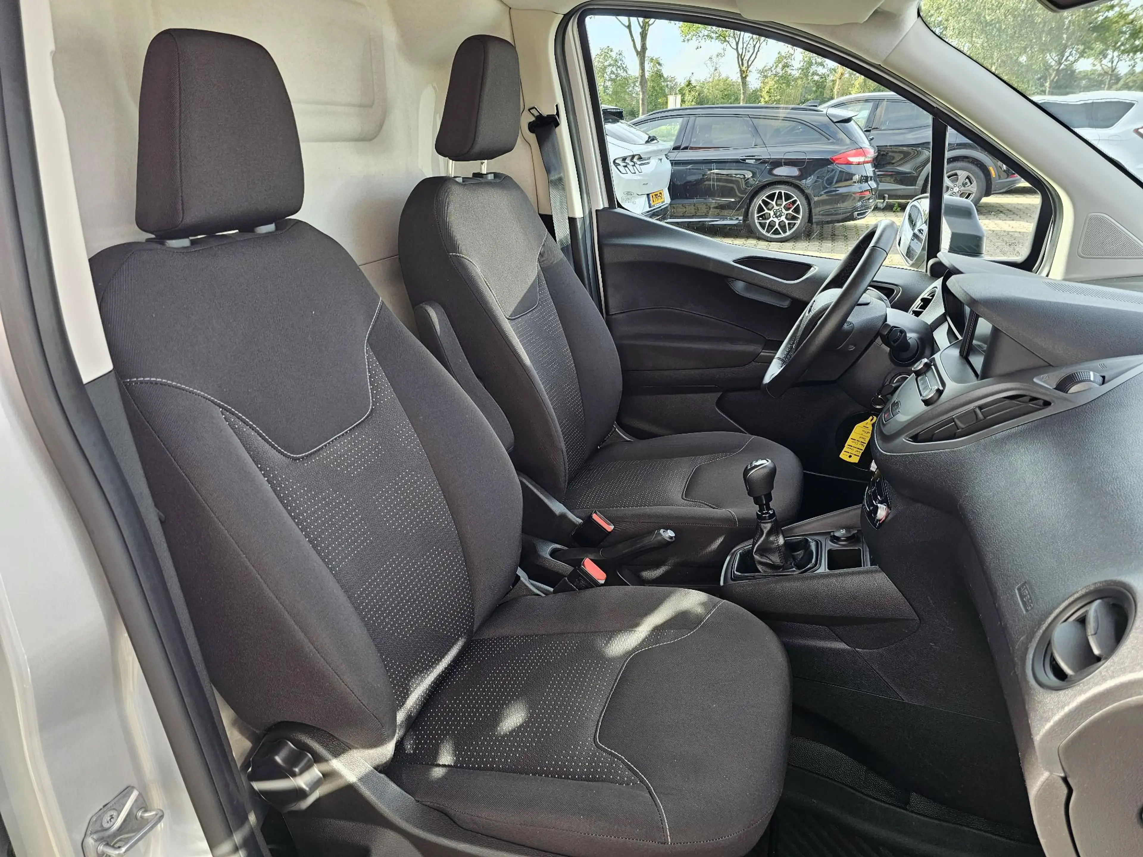 Ford Transit Courier 1.5 TDCI Trend Duratorq S&S | Navigatie | Parkeers — photo 8